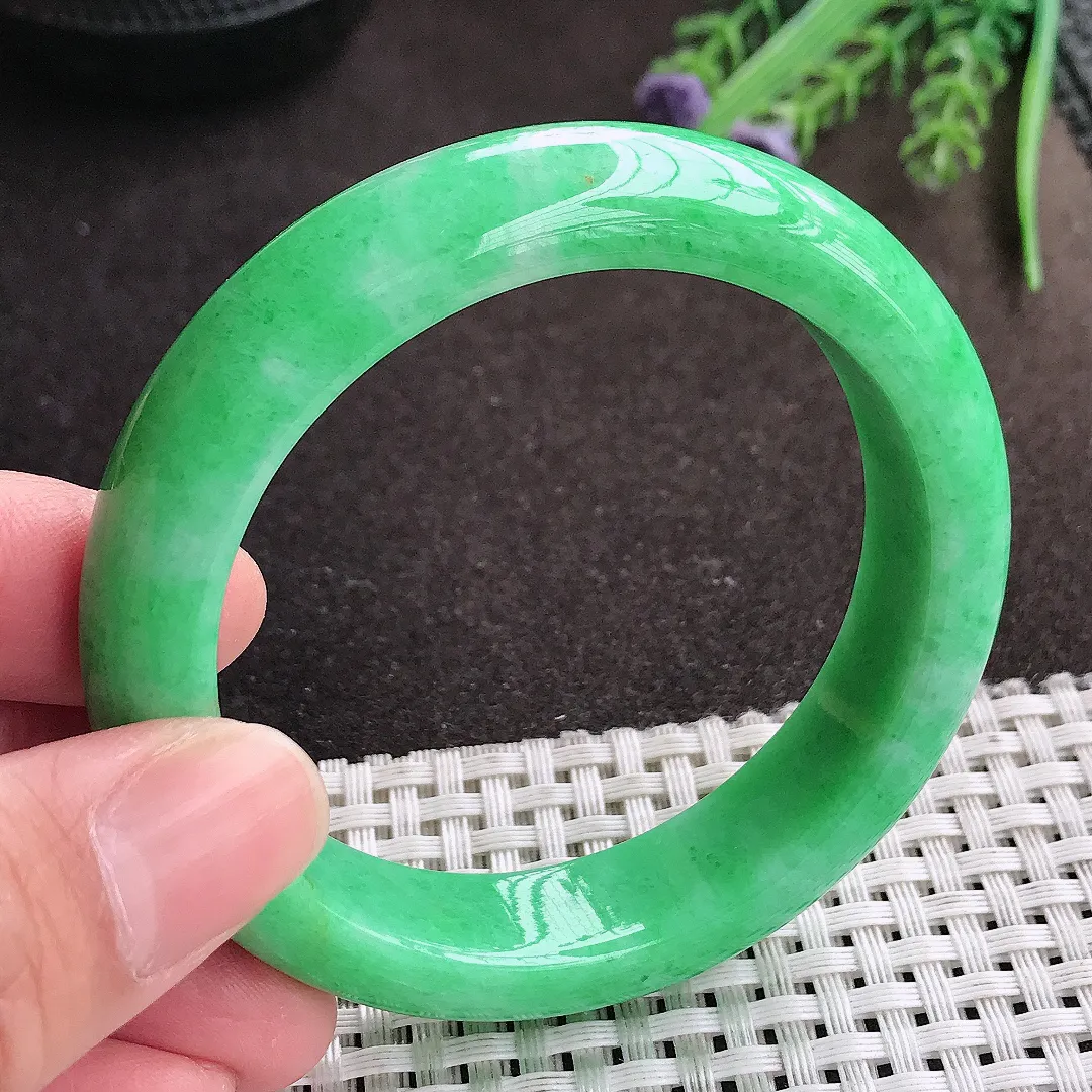 实拍A货翡翠54.5/13.2/8.8老坑精美辣阳绿满绿手镯宽边翡翠玉镯