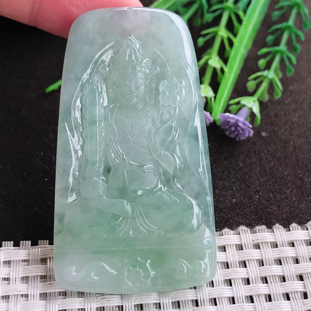 实拍A货翡翠63.3/35.8/5.6老坑冰胶水灵冰晴绿虚空藏菩萨吊坠翡翠挂件