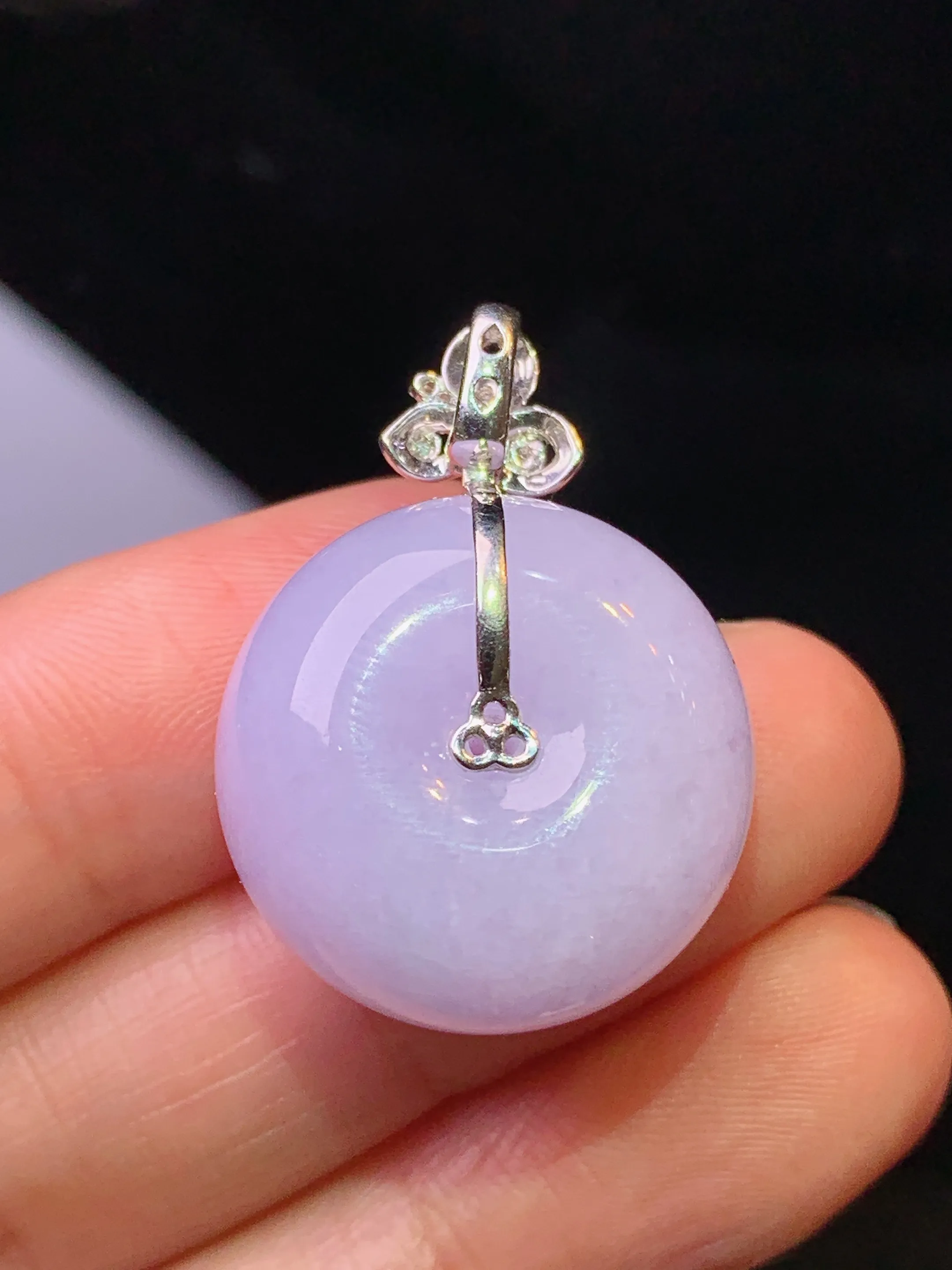 18k金钻镶嵌紫罗兰平安扣吊坠 玉质细腻 色泽艳丽清新 整体尺寸 29.2*20.7*12.5