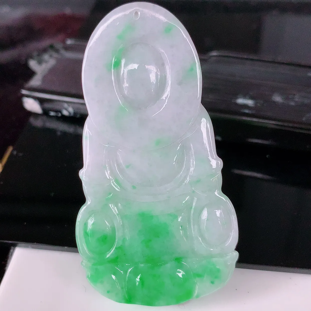 自然光实拍，冰润飘绿翡翠保平安观音菩萨吊坠，玉质莹润，佩戴佳品，#46.22