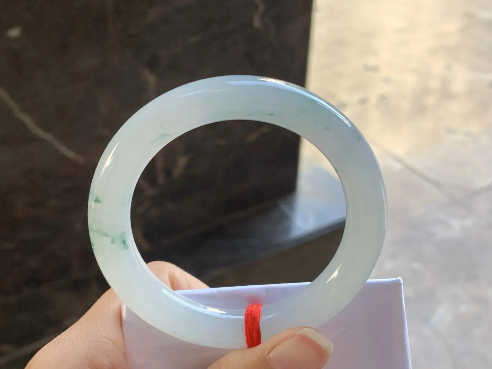 53-10

飘花圆条手镯^_^清新