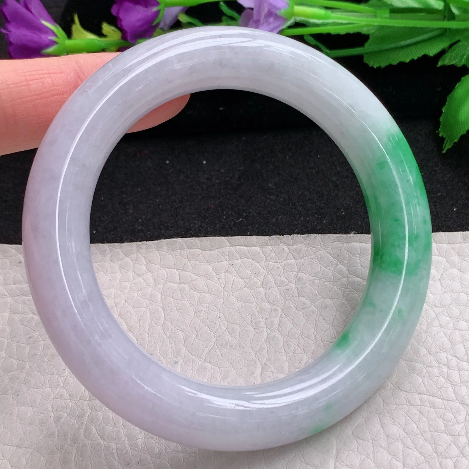 ll实拍57.5*12胖圆镯 缅甸翡翠精美春带彩圆条大气玉手镯 人镯