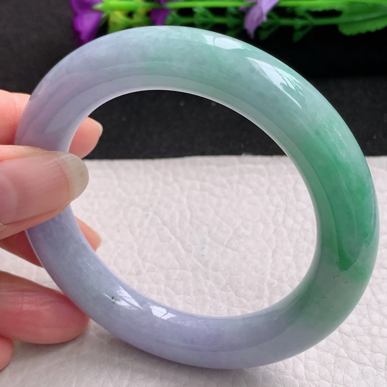 ll实拍56*11.6胖圆镯 缅甸翡翠精美春带彩圆条玉手镯 玉手环