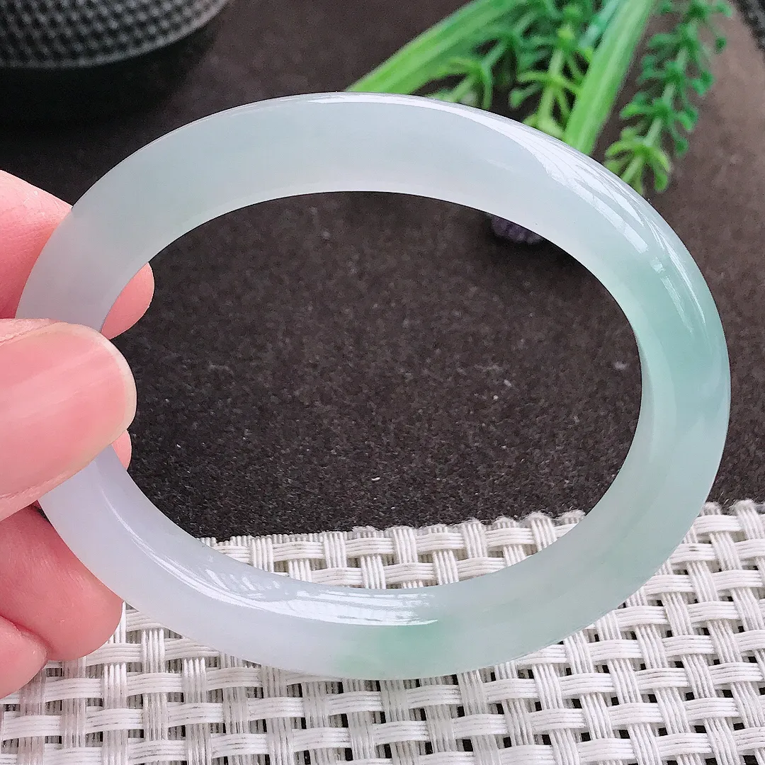 实拍A货翡翠54/46/8.9/8.2老坑冰种果冻胶天空蓝贵妃手镯翡翠玉镯