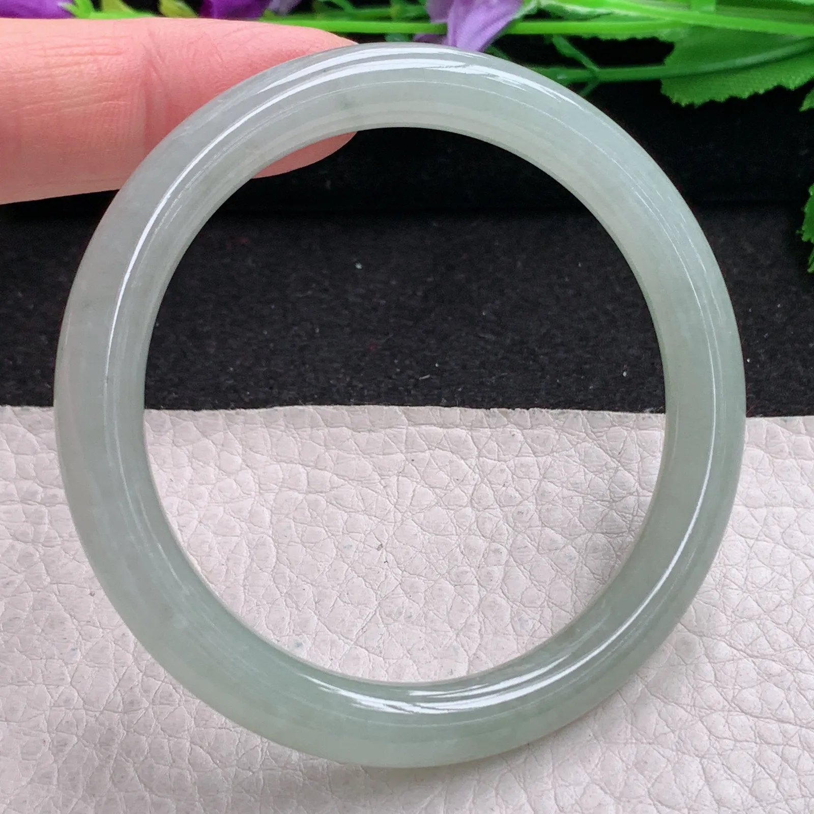 ll实拍55*8美人镯 缅甸翡翠精美冰双彩秀气圆条玉手镯 叮当镯