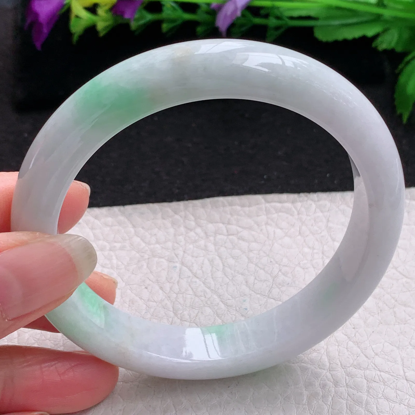 yh大圈口62*12.8*9平安镯 缅甸翡翠精美白底青厚装宽边玉手镯 玉手环