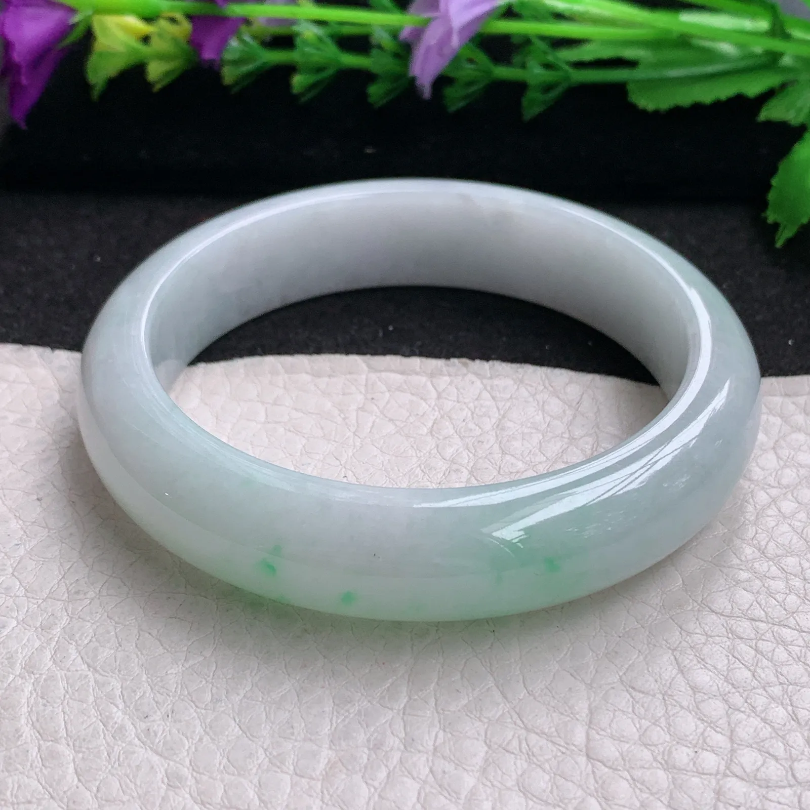 ll实拍58*14*8.5平安镯 缅甸翡翠精美飘绿水润宽边玉手镯 玉手环