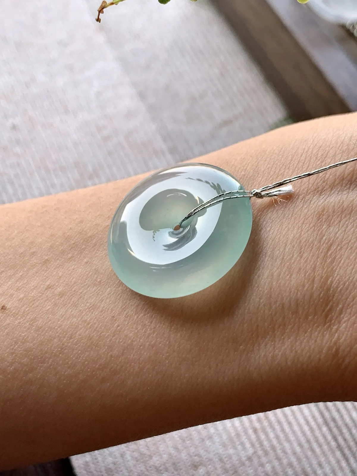 高冰玻璃种平安扣吊坠，缅料  完美 性价比高  尺寸26.2-5.8