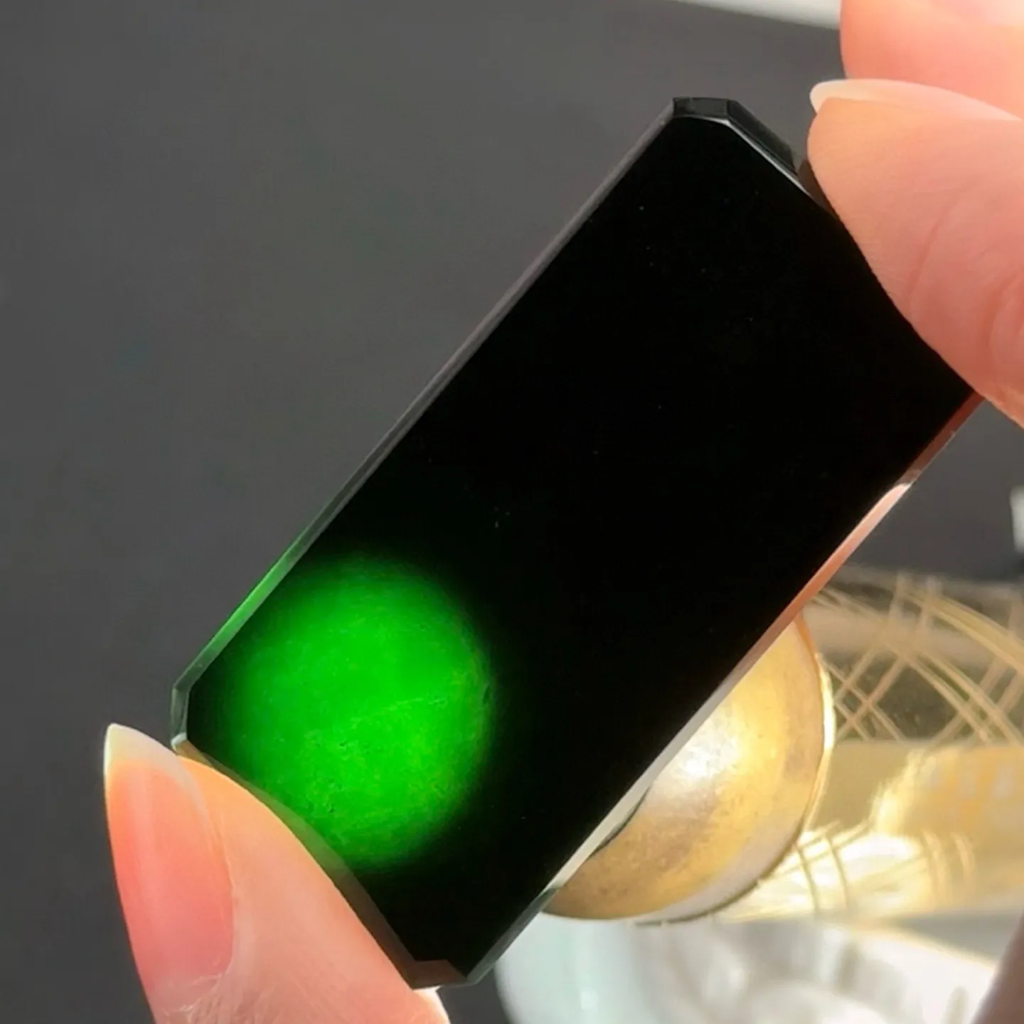 精品墨翠无事牌 种好色正 黑度极好 打灯通透 油性十足 尺寸42.5