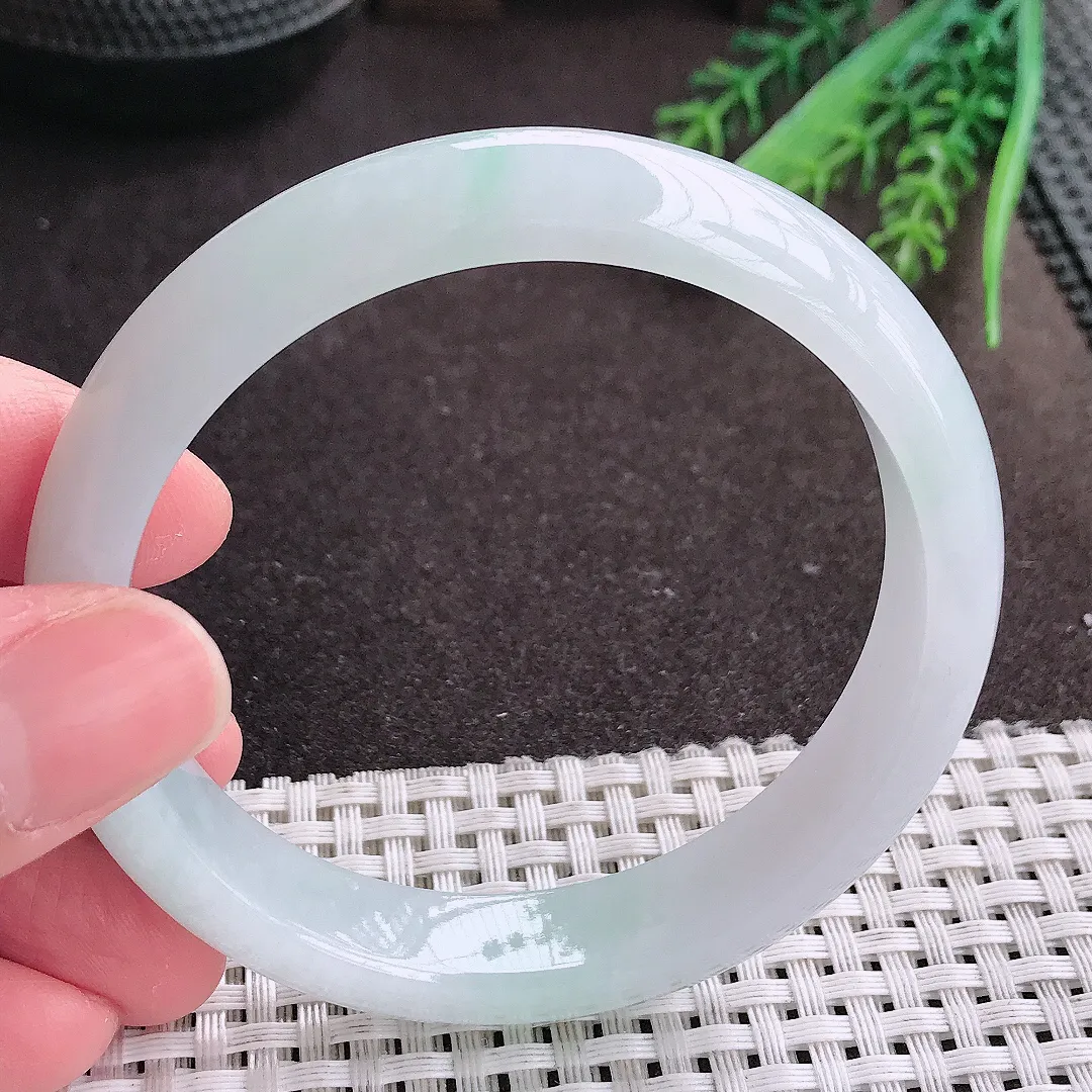 实拍A货翡翠58.5/12.5/7.5老坑冰纯起胶月光白手镯宽边翡翠玉镯