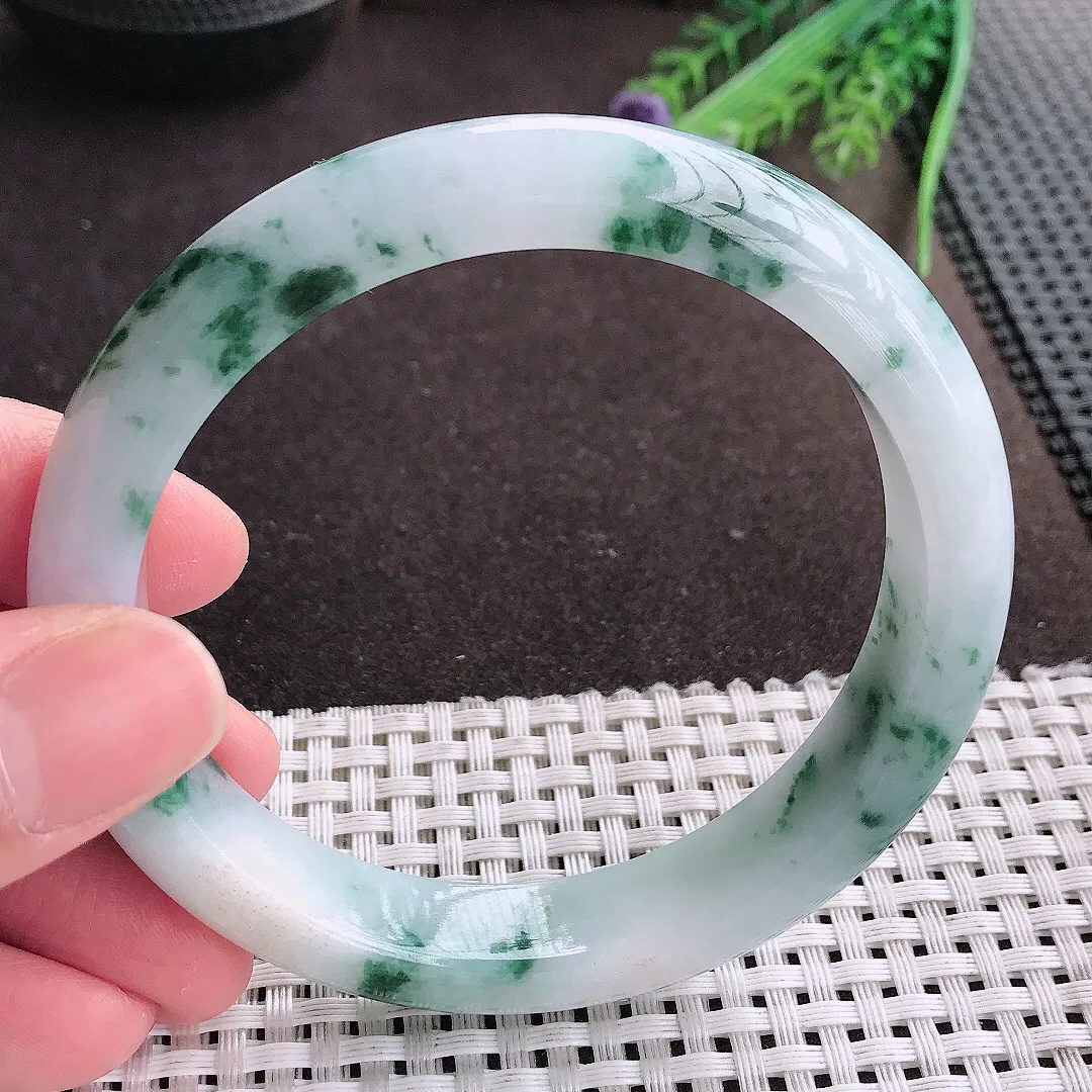 实拍A货翡翠62.5/12.5/8.8大圈口老坑精美温润飘花手镯宽边翡翠玉镯