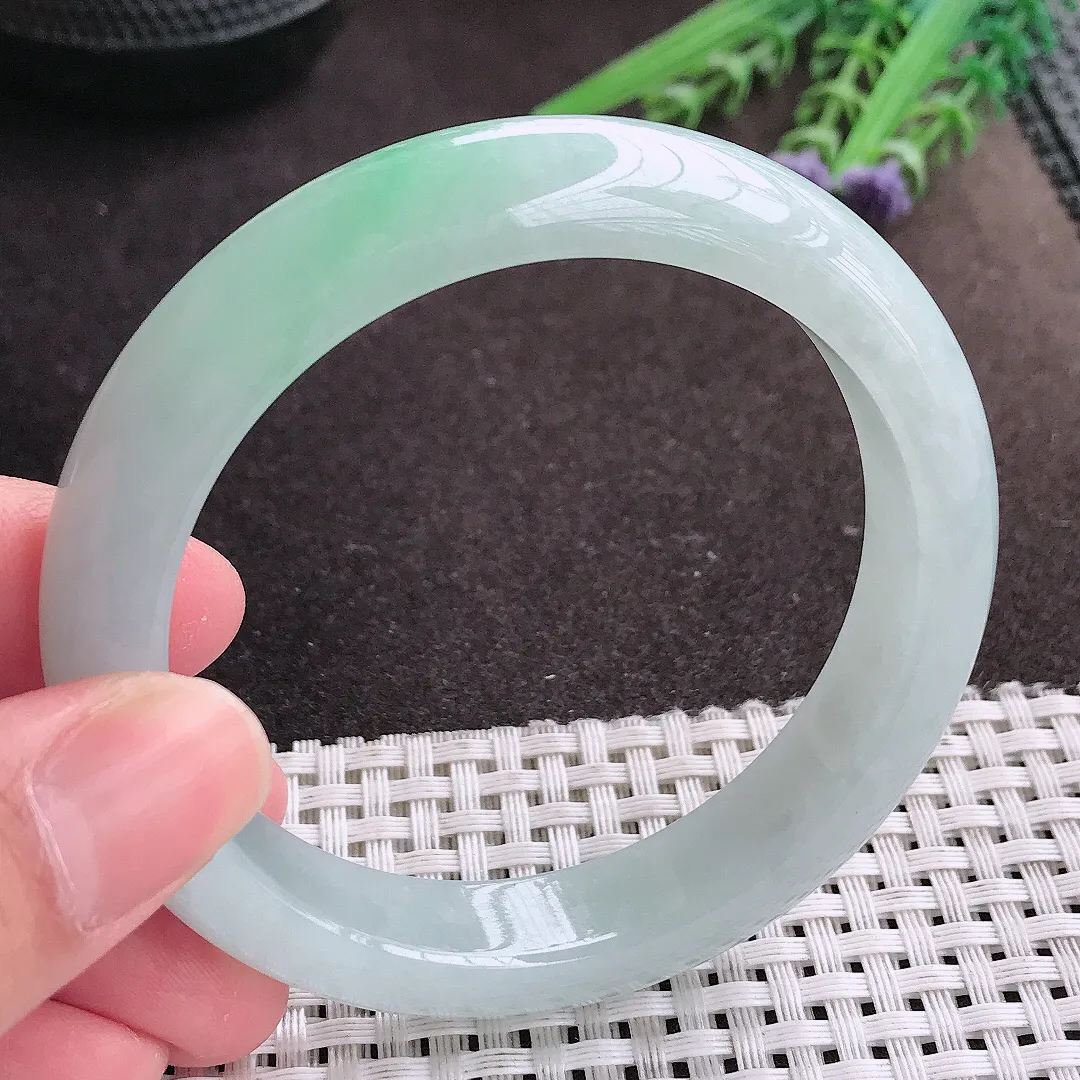 实拍A货翡翠57/12.3/8.5老坑冰胶水灵飘绿手镯宽边翡翠玉镯