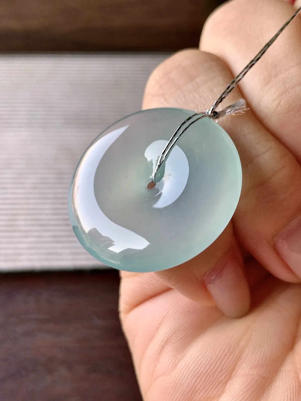 高冰玻璃种平安扣吊坠，缅料  完美 性价比高  尺寸26.2-5.8