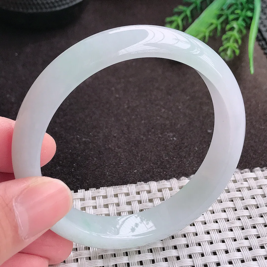 实拍A货翡翠58.5/12.5/7.5老坑冰纯起胶月光白手镯宽边翡翠玉镯