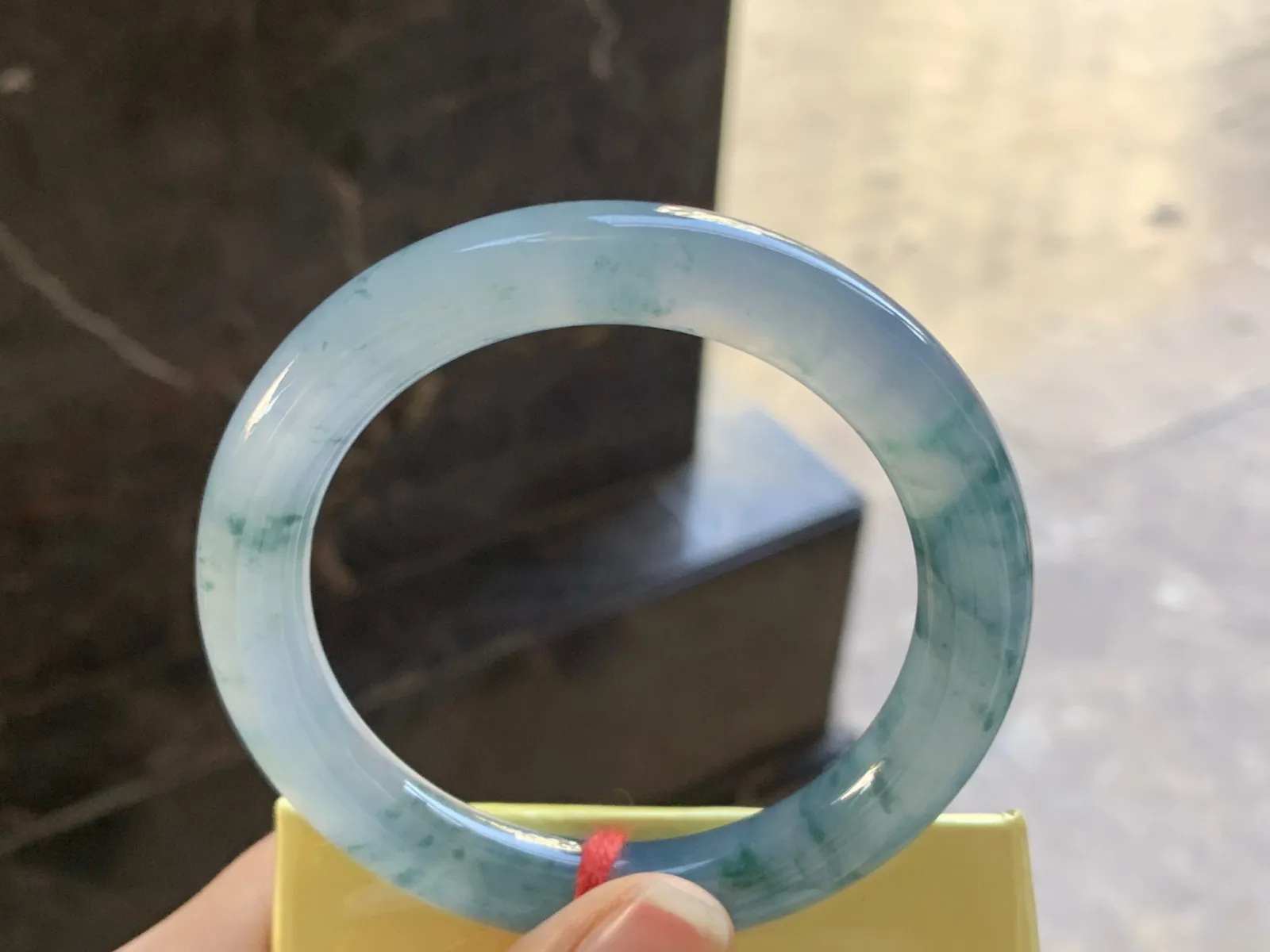 55-9.8

蓝花圆条手镯^_^水润冰透 飘花浓郁