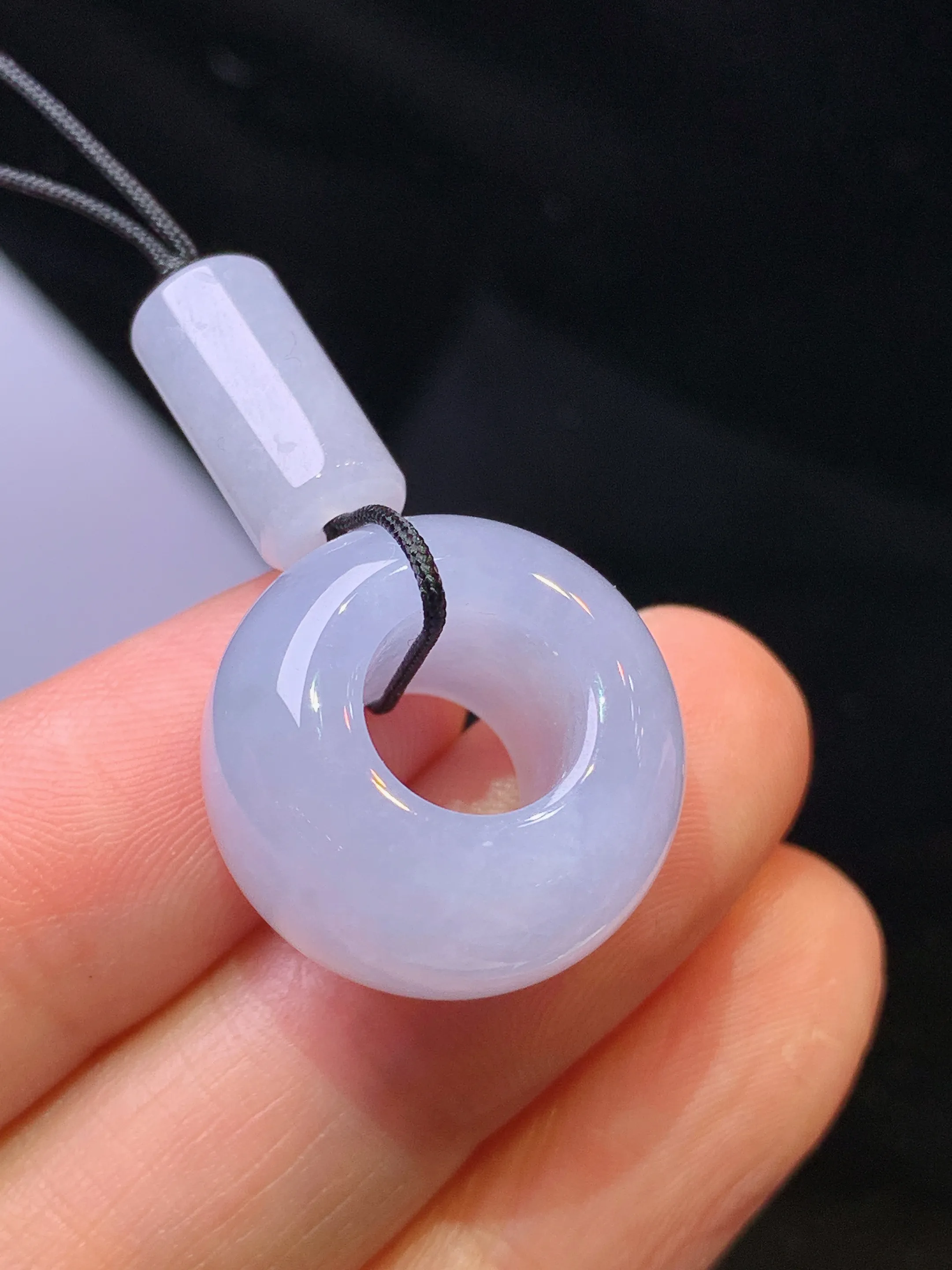 紫罗兰路路通吊坠 玉质细腻 色泽艳丽清新 整体尺寸19.2*19.2*12.2