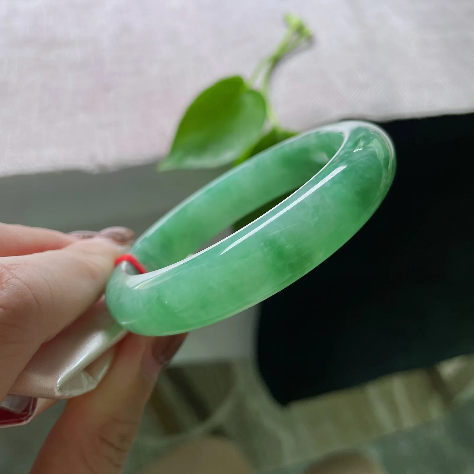 56.3/12.7/8.3绿底正圈，色辣，贵气十足，沉稳大气，完美