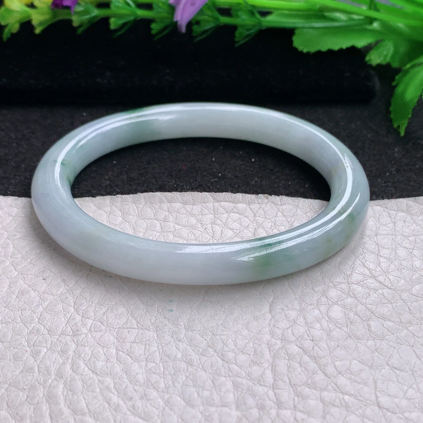 ee实拍55*50*7.7*7.9贵妃圆镯 缅甸翡翠精飘花秀气椭形玉手镯 玉手环