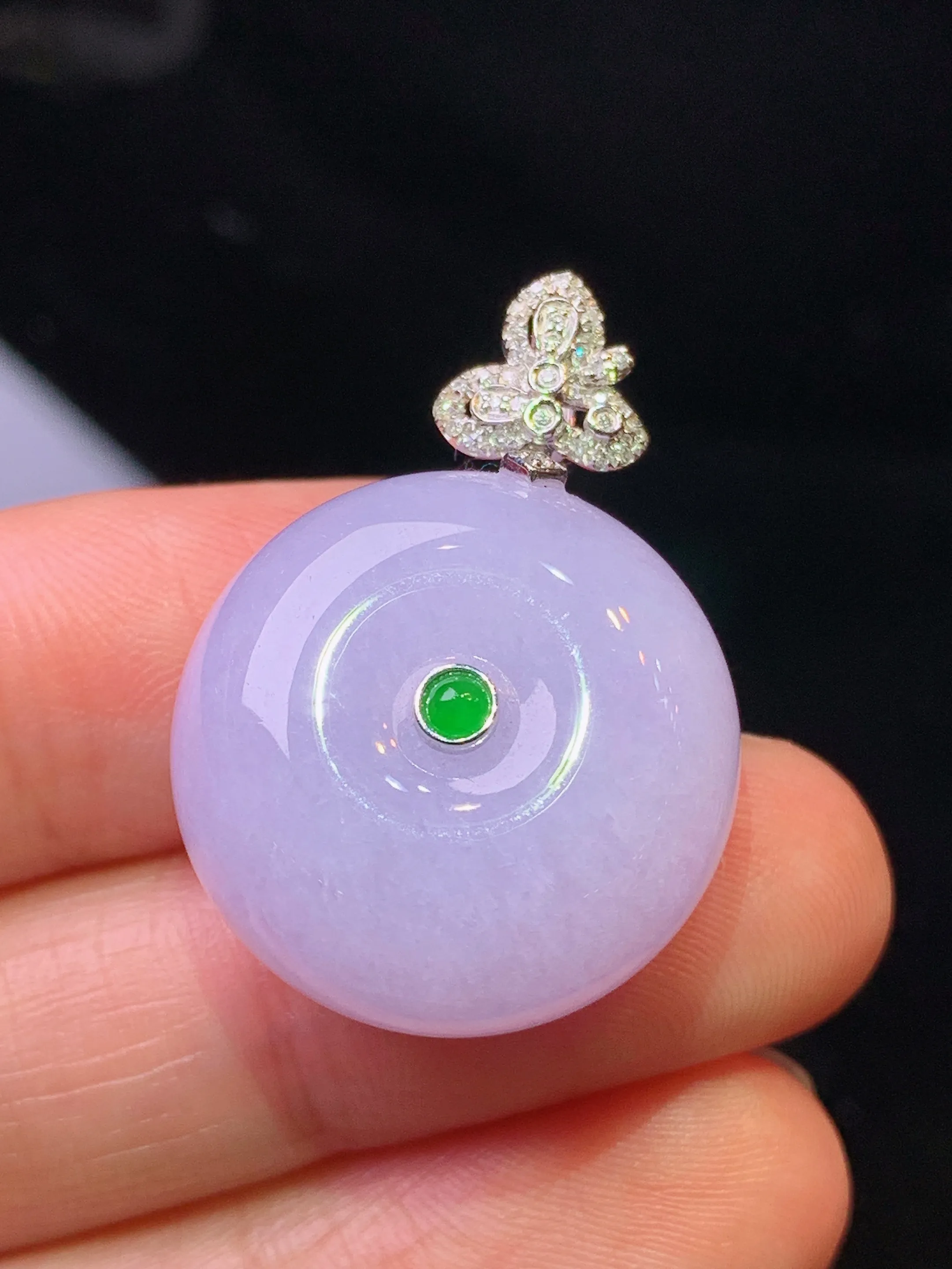 18k金钻镶嵌紫罗兰平安扣吊坠 玉质细腻 色泽艳丽清新 整体尺寸 29.2*20.7*12.5