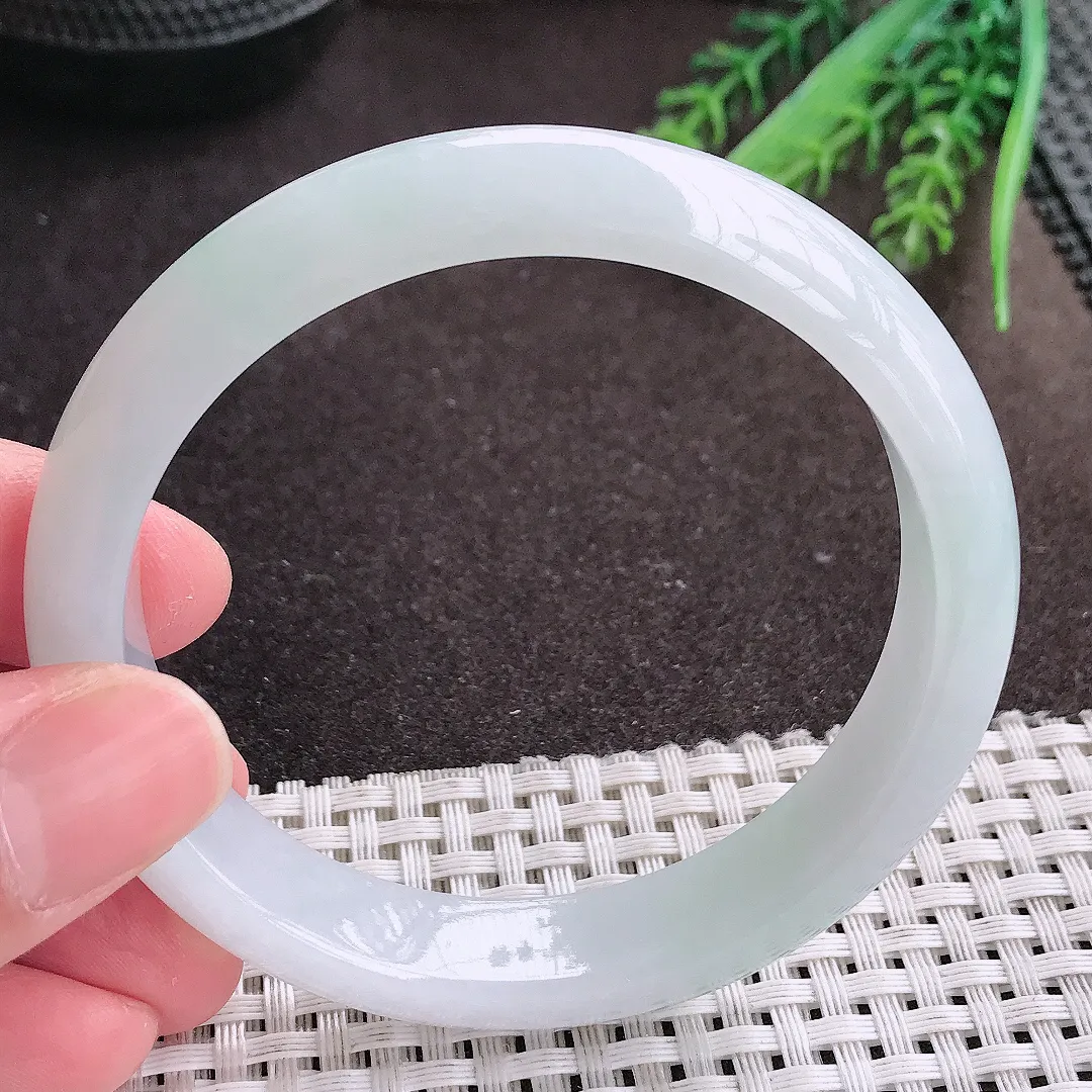 实拍A货翡翠58.5/12.5/7.5老坑冰纯起胶月光白手镯宽边翡翠玉镯