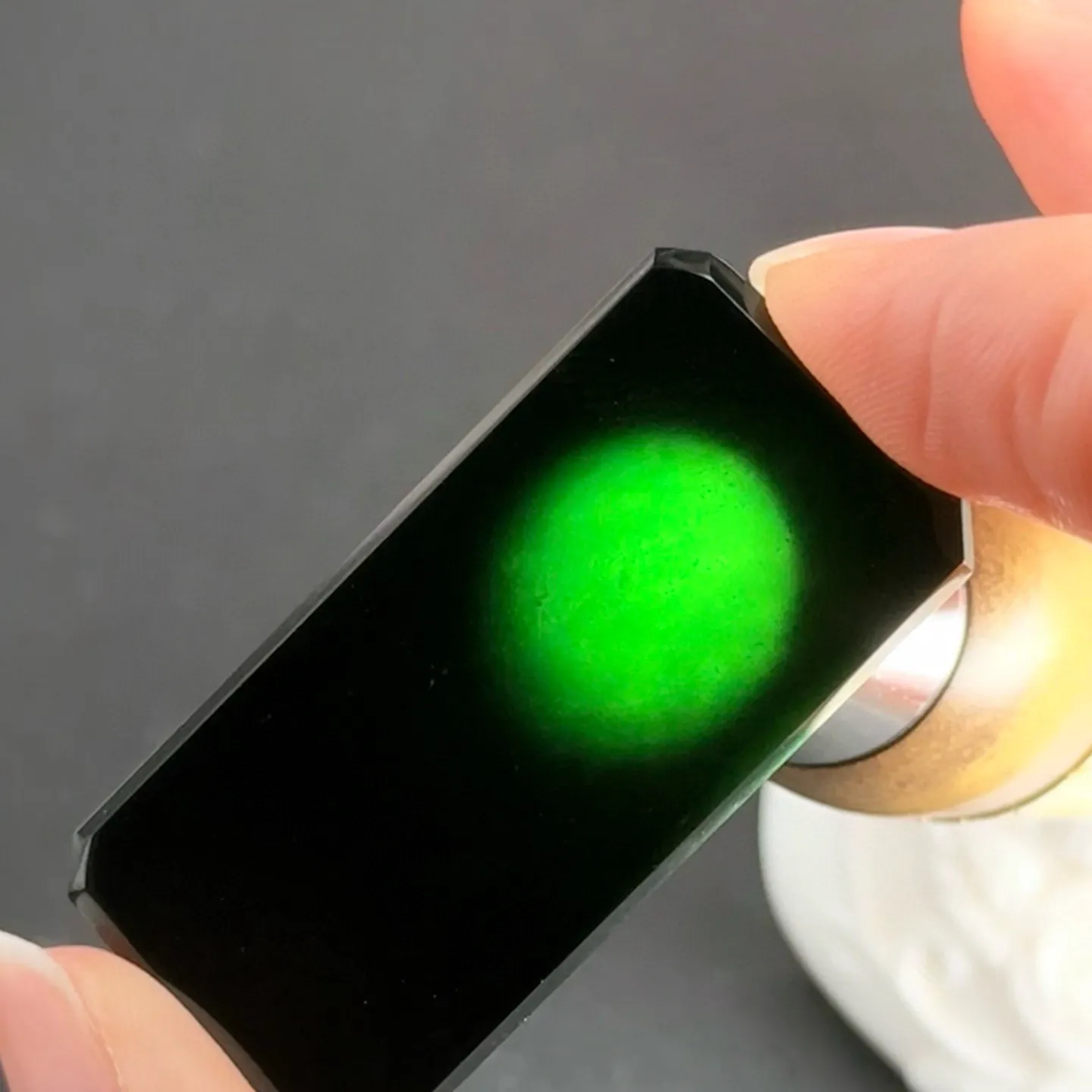 精品墨翠无事牌 种好色正 黑度极好 打灯通透 油性十足 尺寸42.5