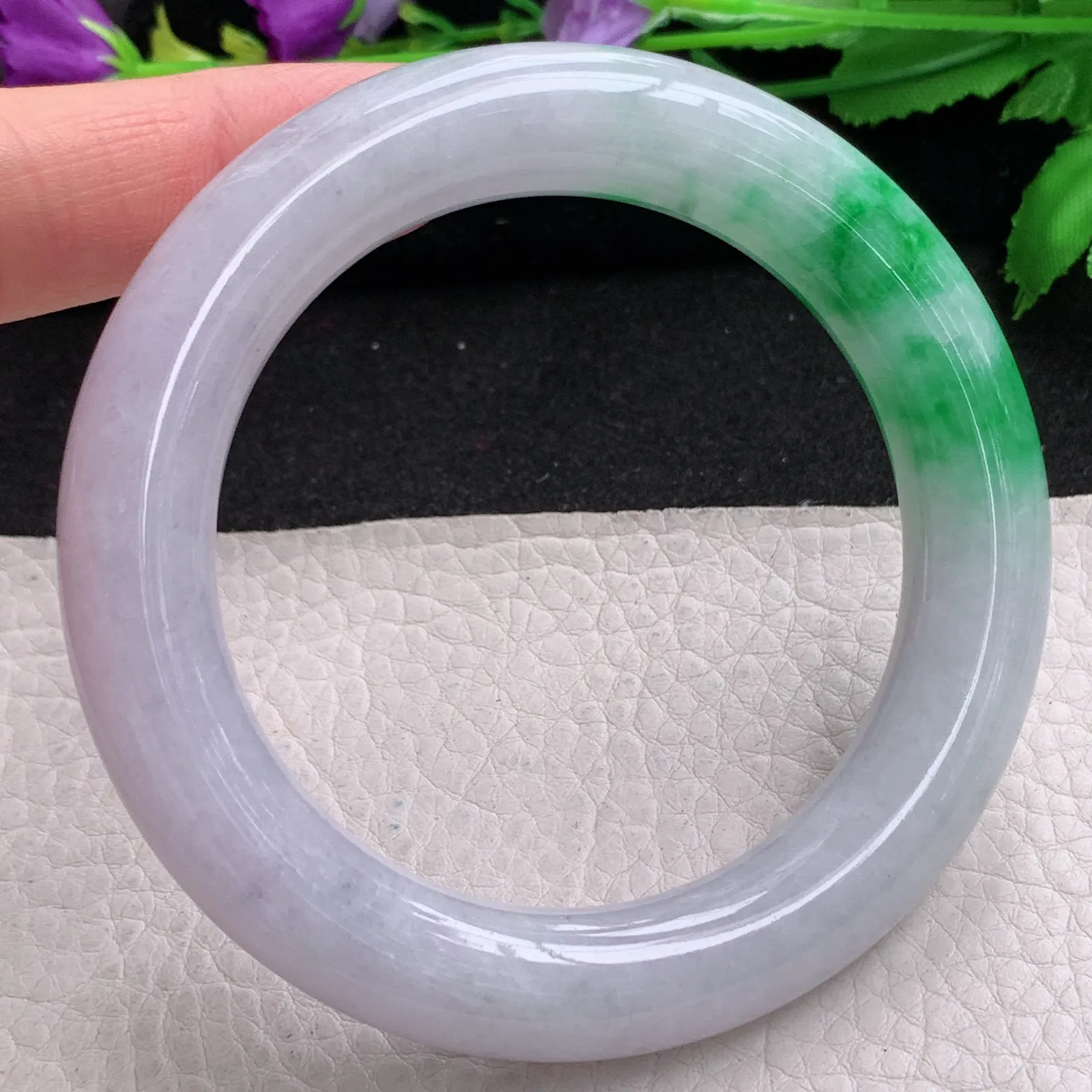 ll实拍57.5*12胖圆镯 缅甸翡翠精美春带彩圆条大气玉手镯 人镯