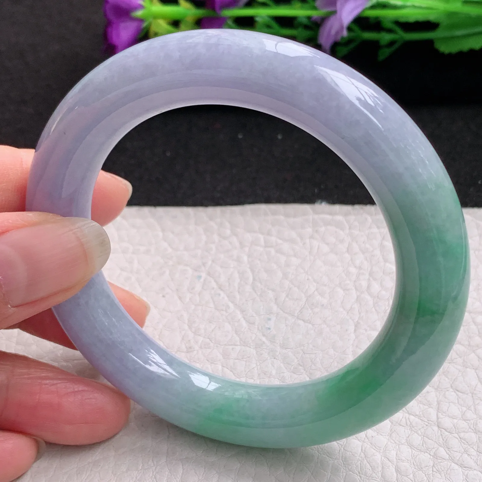 ll实拍56*11.6胖圆镯 缅甸翡翠精美春带彩圆条玉手镯 玉手环