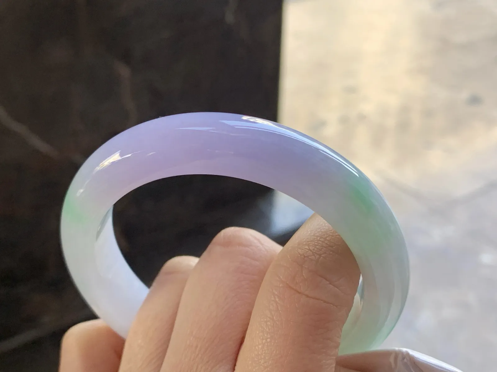 58-12.8-9.3

春带彩手镯^_^鲜艳 玉质温润