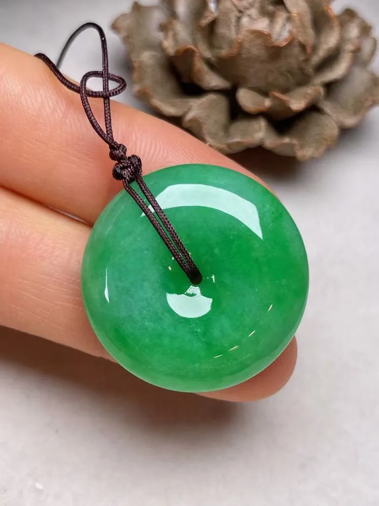 冰糯种辣色【平安扣】吊坠，种水好，玉质细腻 ，卖相好.