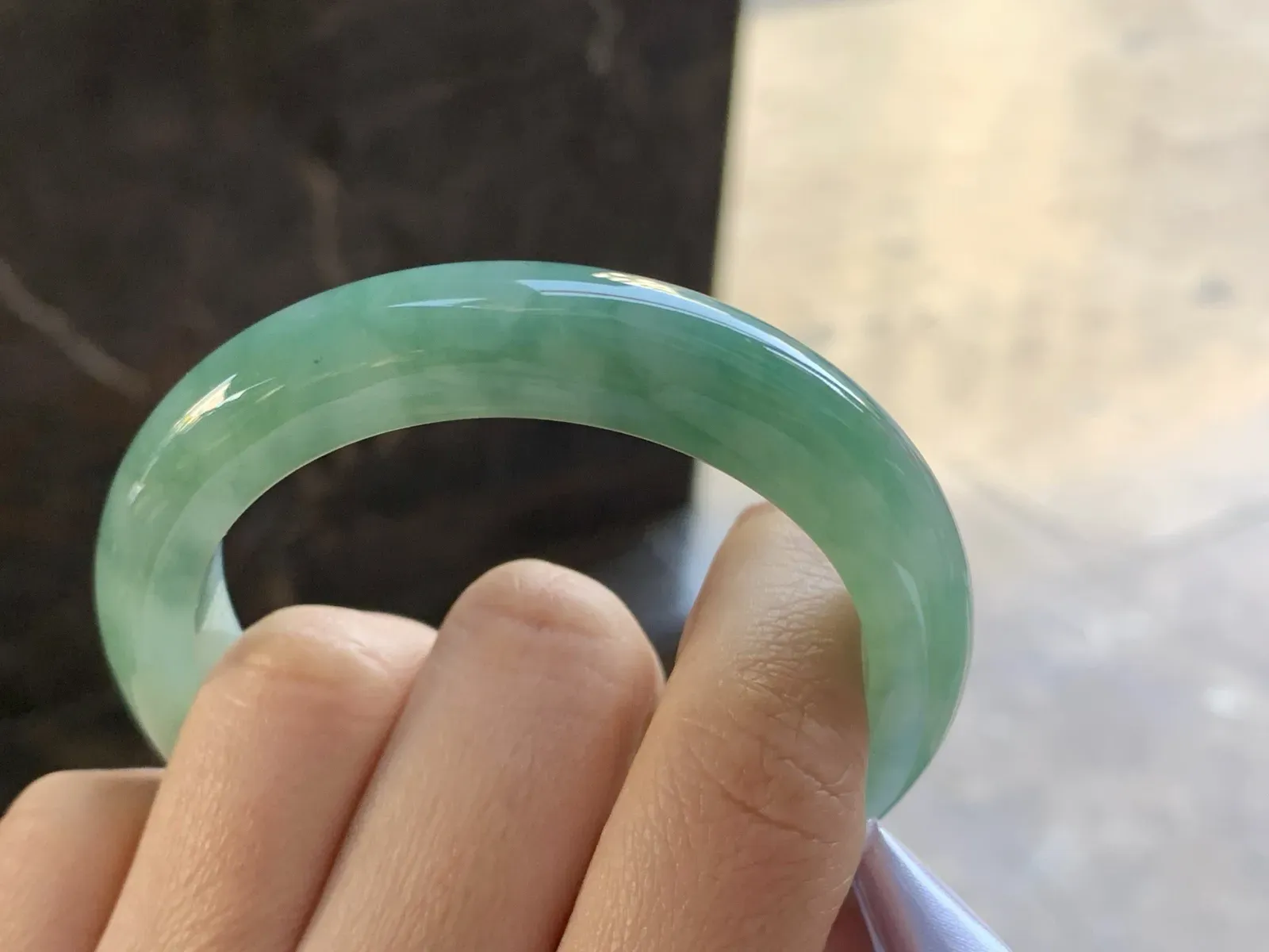 53-11.6-8.6

阳绿色手镯^_^颜色好看