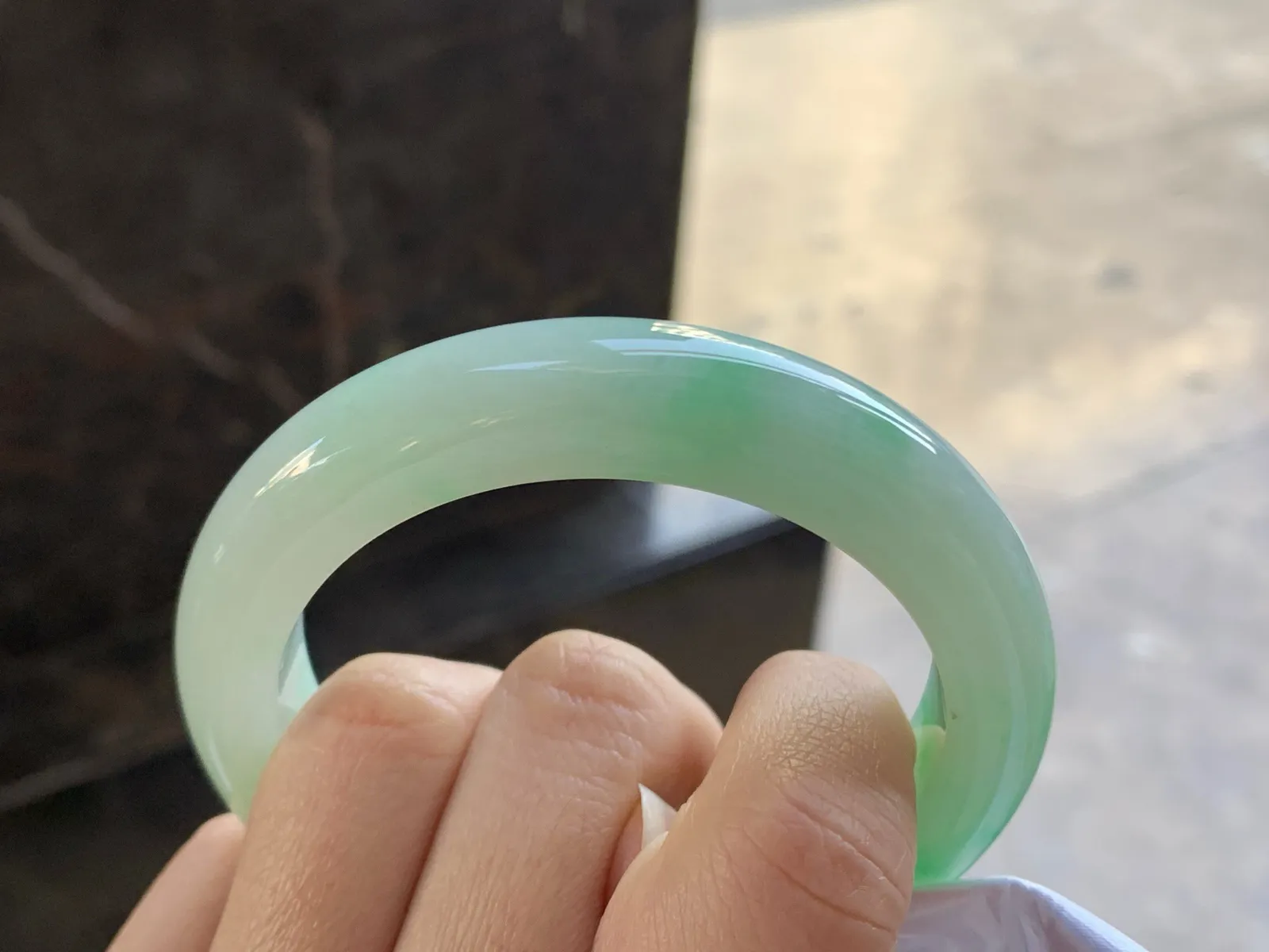 55-12.6-9.5

晴绿手镯^_^清新细腻