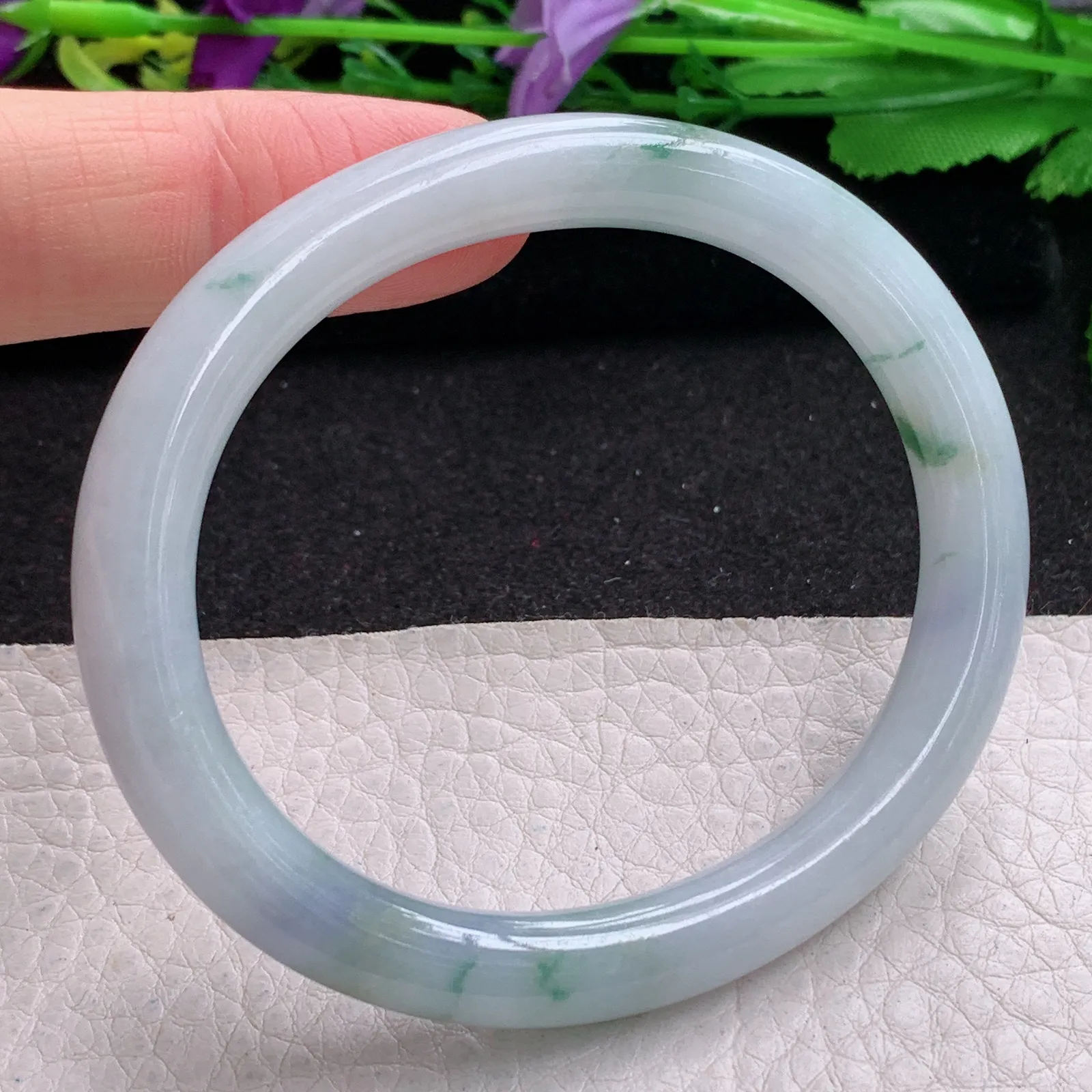 ee实拍55*50*7.7*7.9贵妃圆镯 缅甸翡翠精飘花秀气椭形玉手镯 玉手环