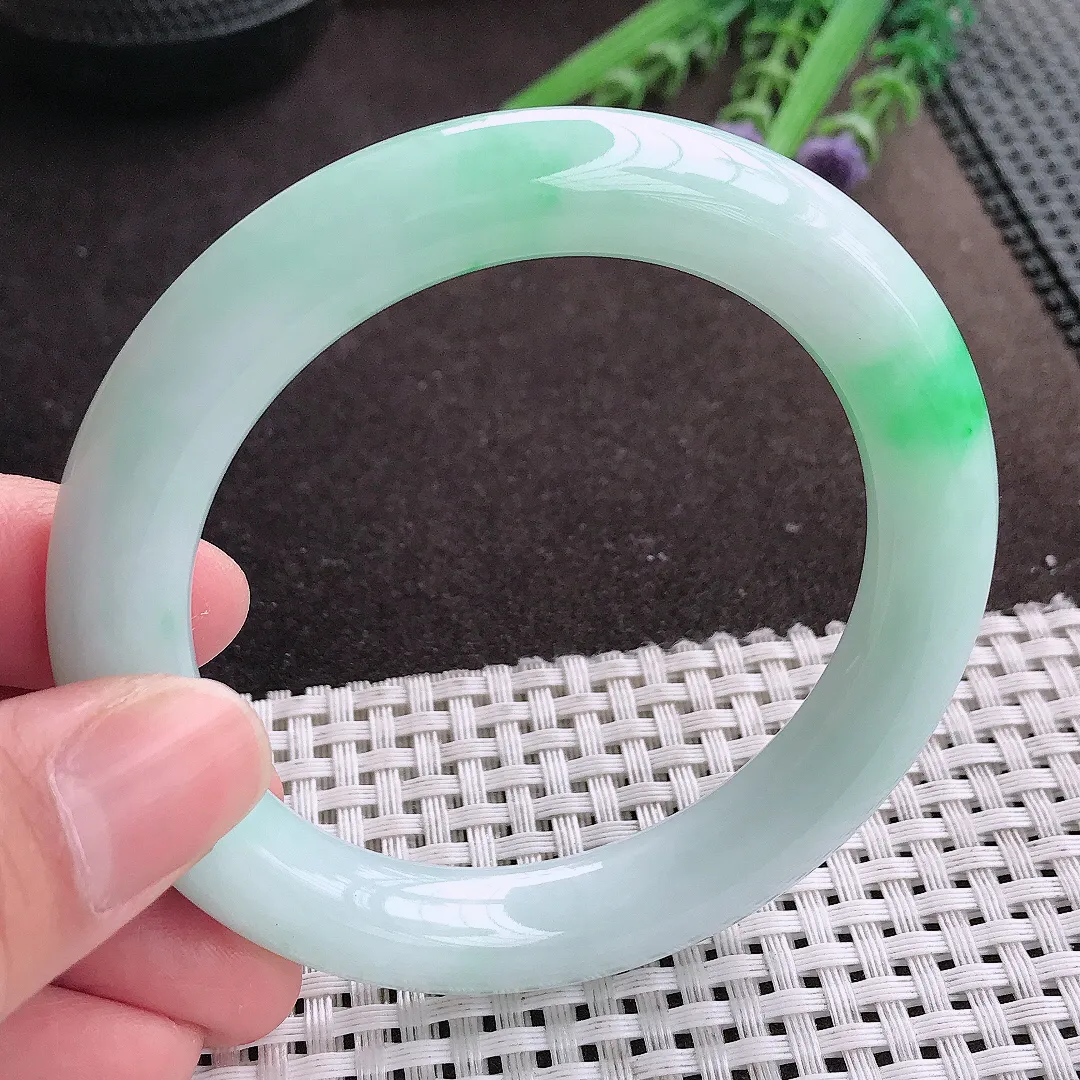 实拍A货翡翠56/10.5/10.7老坑冰润水灵飘阳绿圆条手镯翡翠玉镯