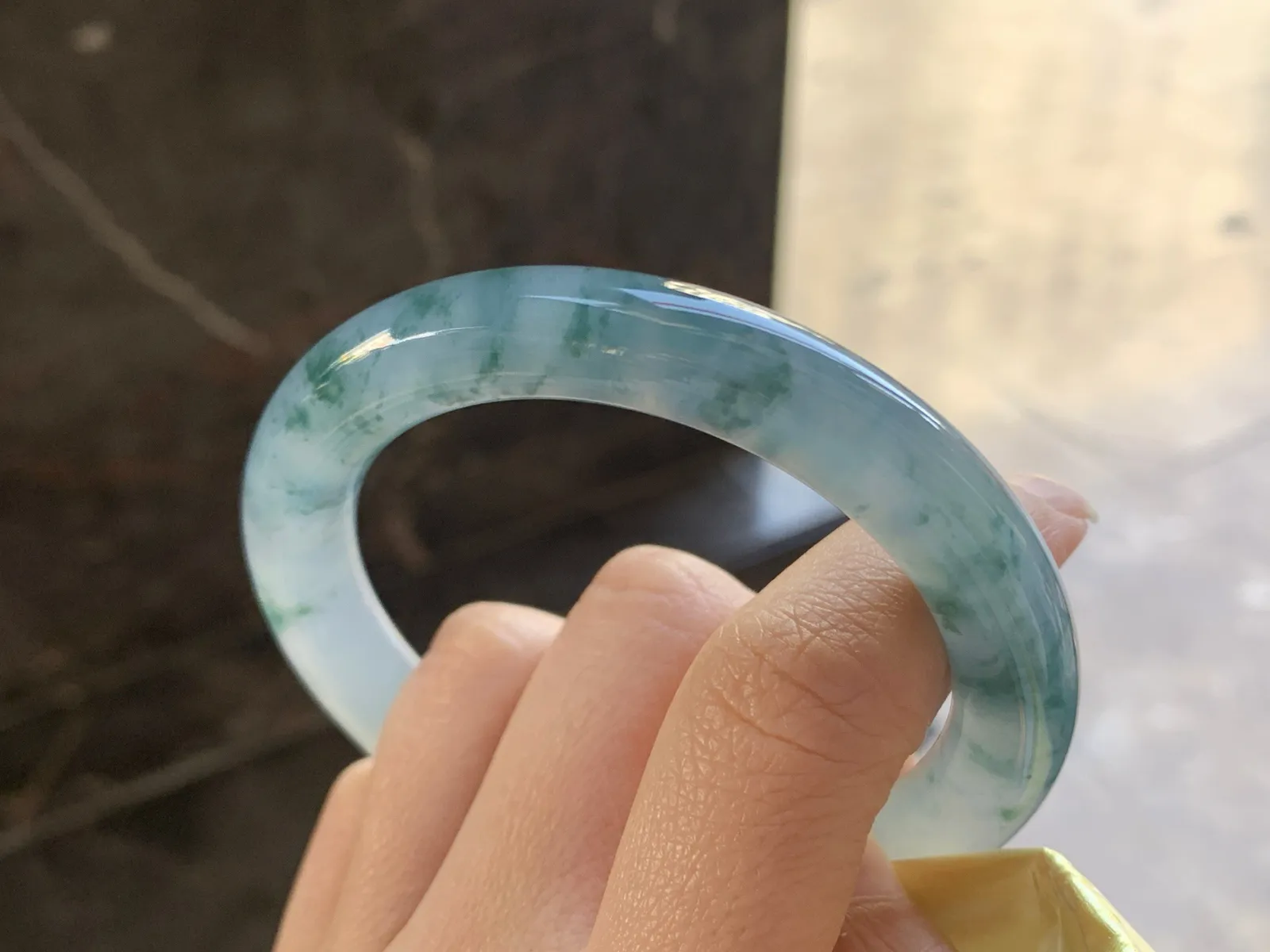 55-9.8

蓝花圆条手镯^_^水润冰透 飘花浓郁