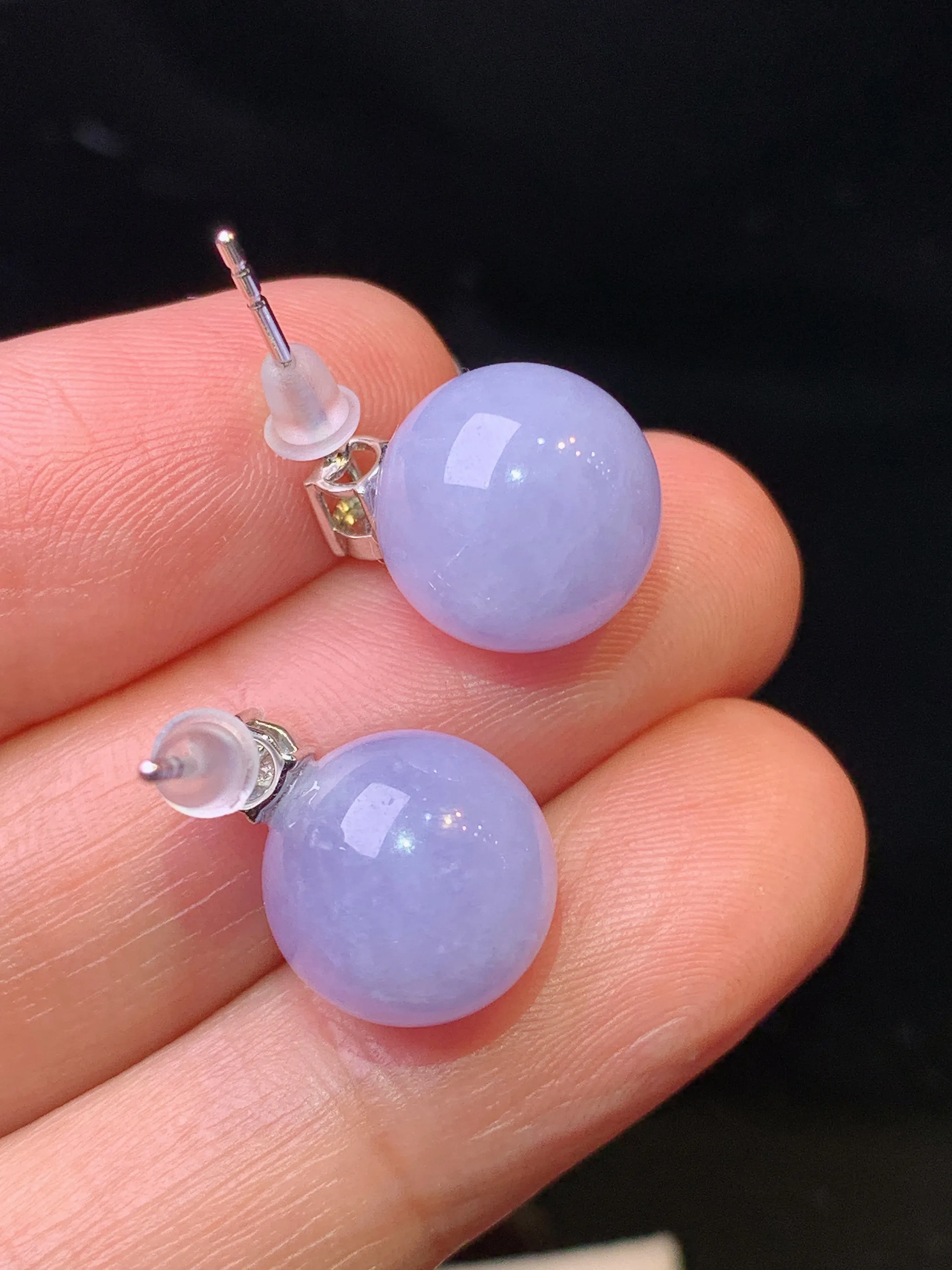 18k金钻镶嵌紫罗兰圆珠耳钉吊坠 玉质细腻 色泽艳丽清新 整体尺寸 14.5*11