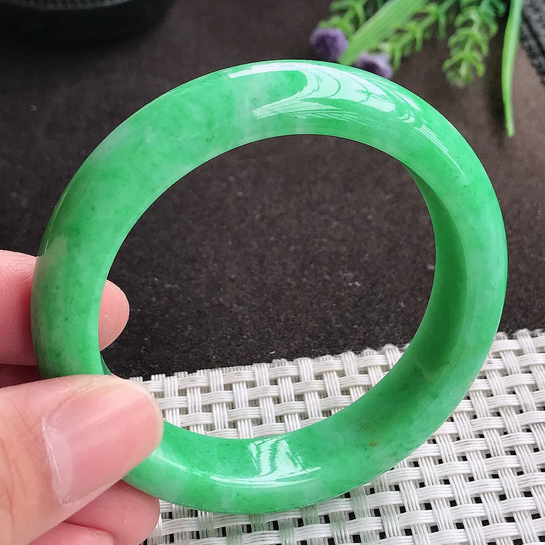 实拍A货翡翠54.5/13.2/8.8老坑精美辣阳绿满绿手镯宽边翡翠玉镯