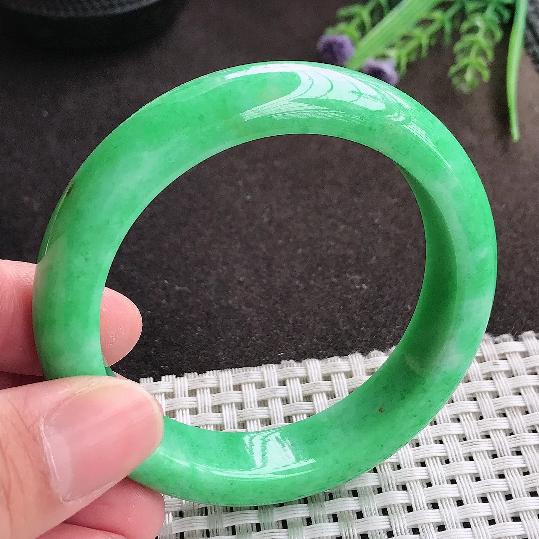 实拍A货翡翠54.5/13.2/8.8老坑精美辣阳绿满绿手镯宽边翡翠玉镯