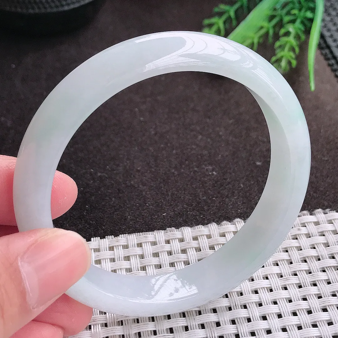 实拍A货翡翠58.5/12.5/7.5老坑冰纯起胶月光白手镯宽边翡翠玉镯