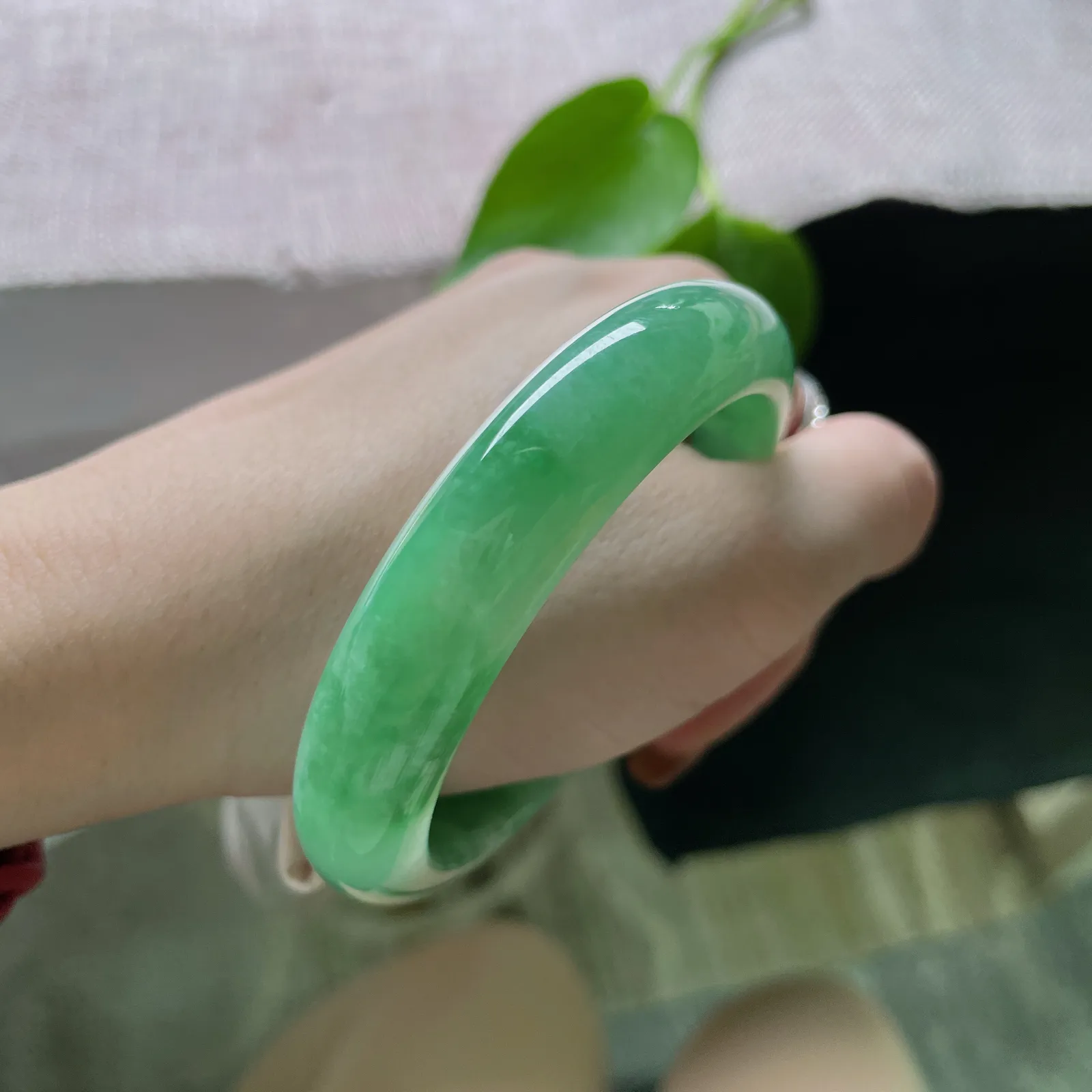 56.3/12.7/8.3绿底正圈，色辣，贵气十足，沉稳大气，完美