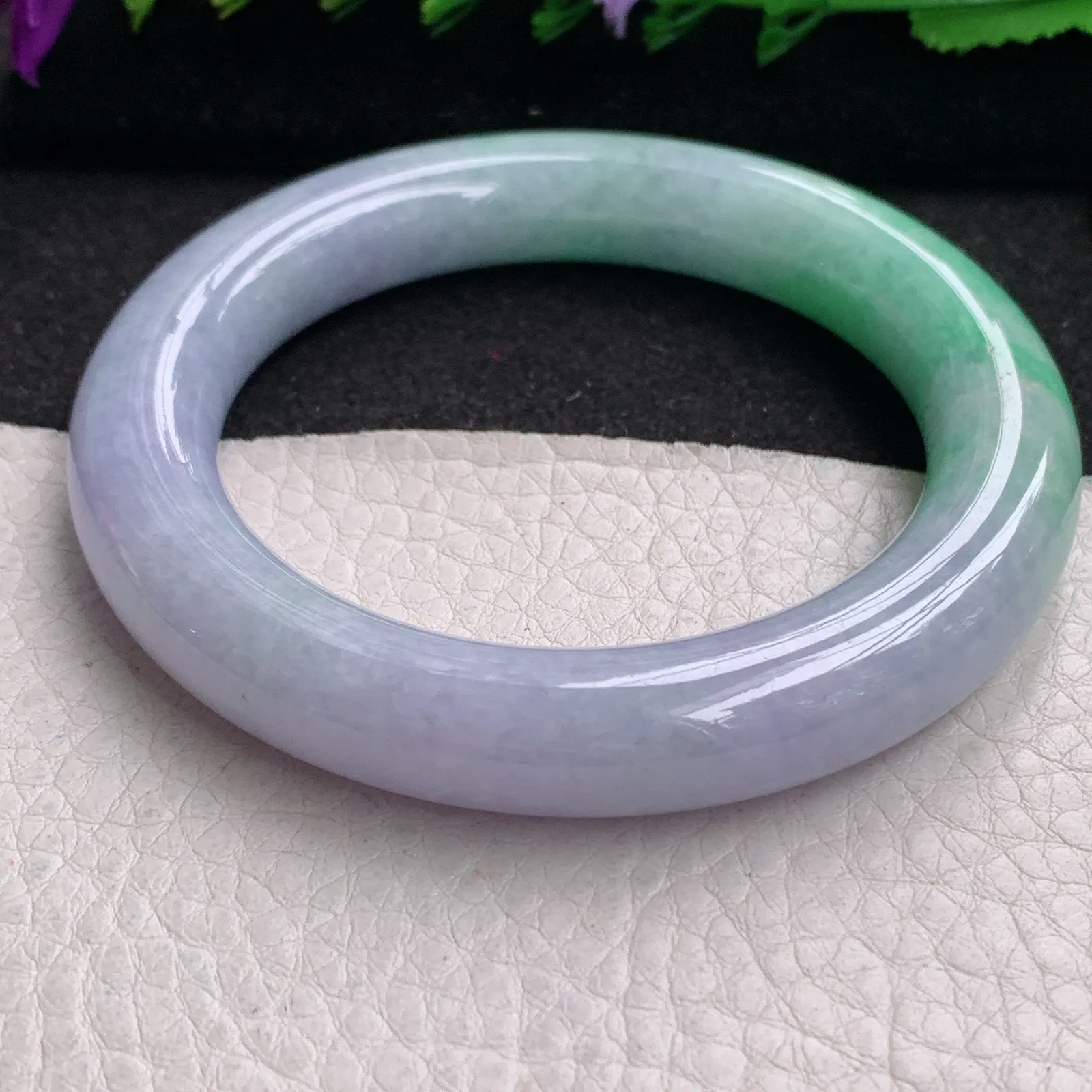 ll实拍56*11.6胖圆镯 缅甸翡翠精美春带彩圆条玉手镯 玉手环