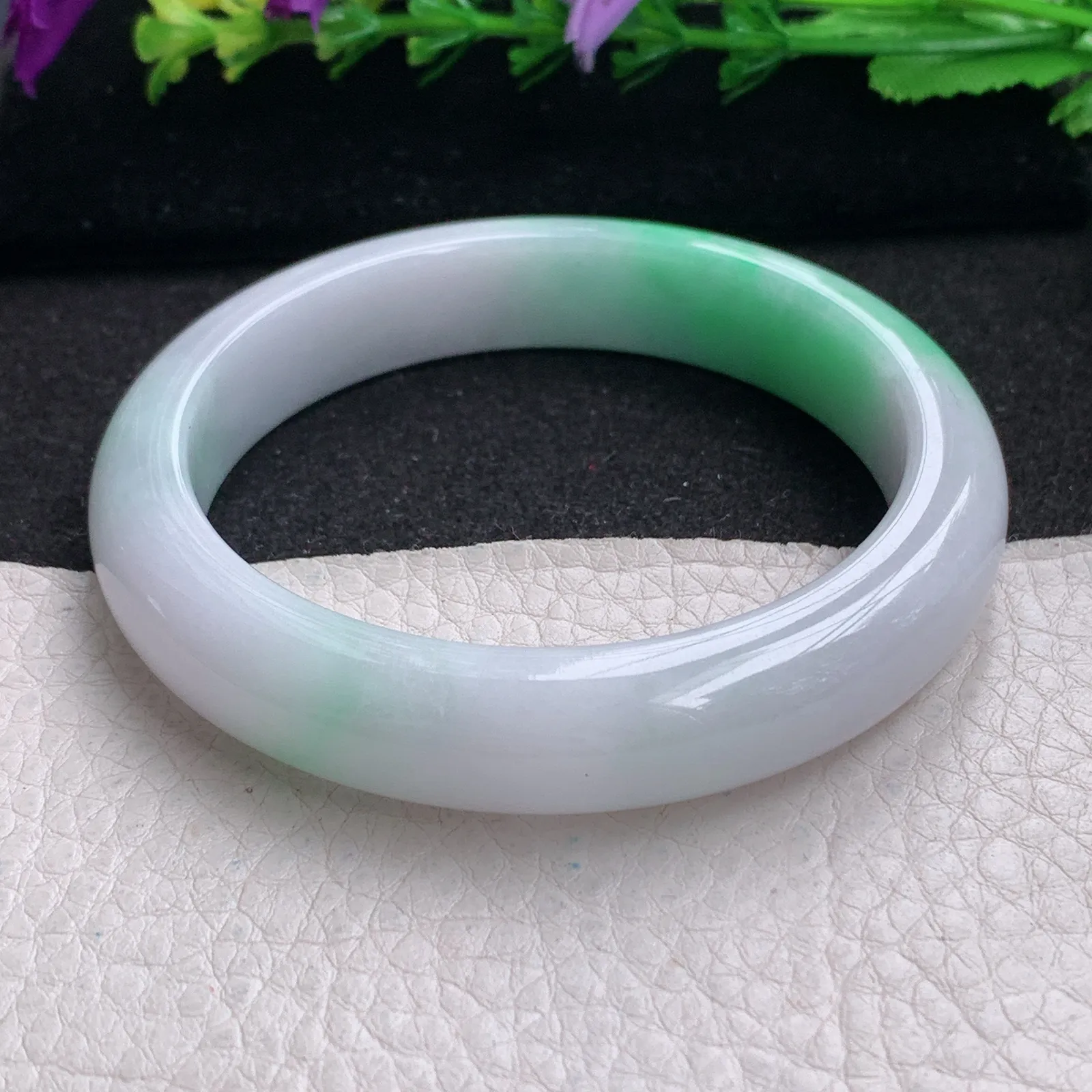 yh实拍58*12.5*9.3平安镯 缅甸翡翠精美白底青厚装宽边玉手镯 玉手环