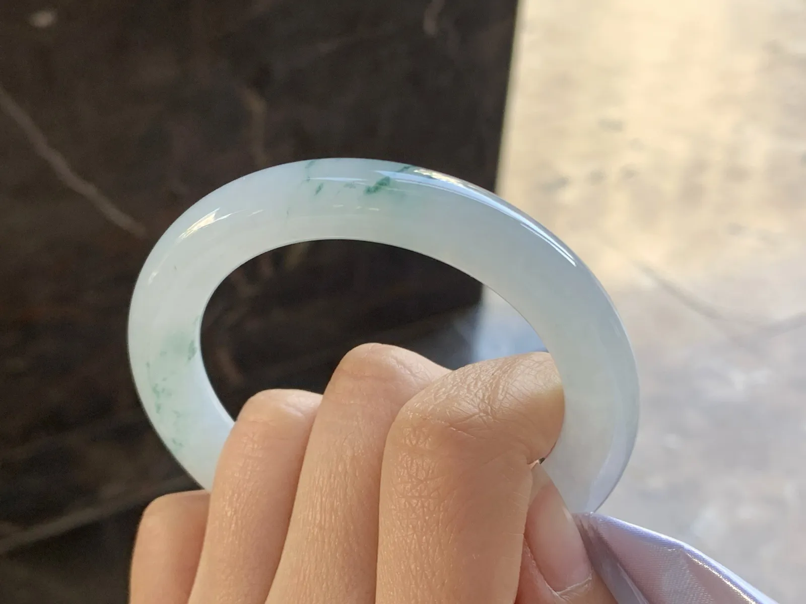 53-10

飘花圆条手镯^_^清新