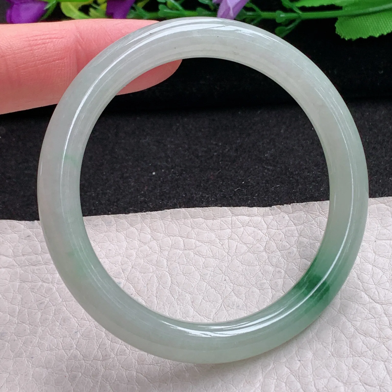 ll实拍55*8.3美人镯 缅甸翡翠精美冰润黄加绿圆条玉手镯 叮当镯