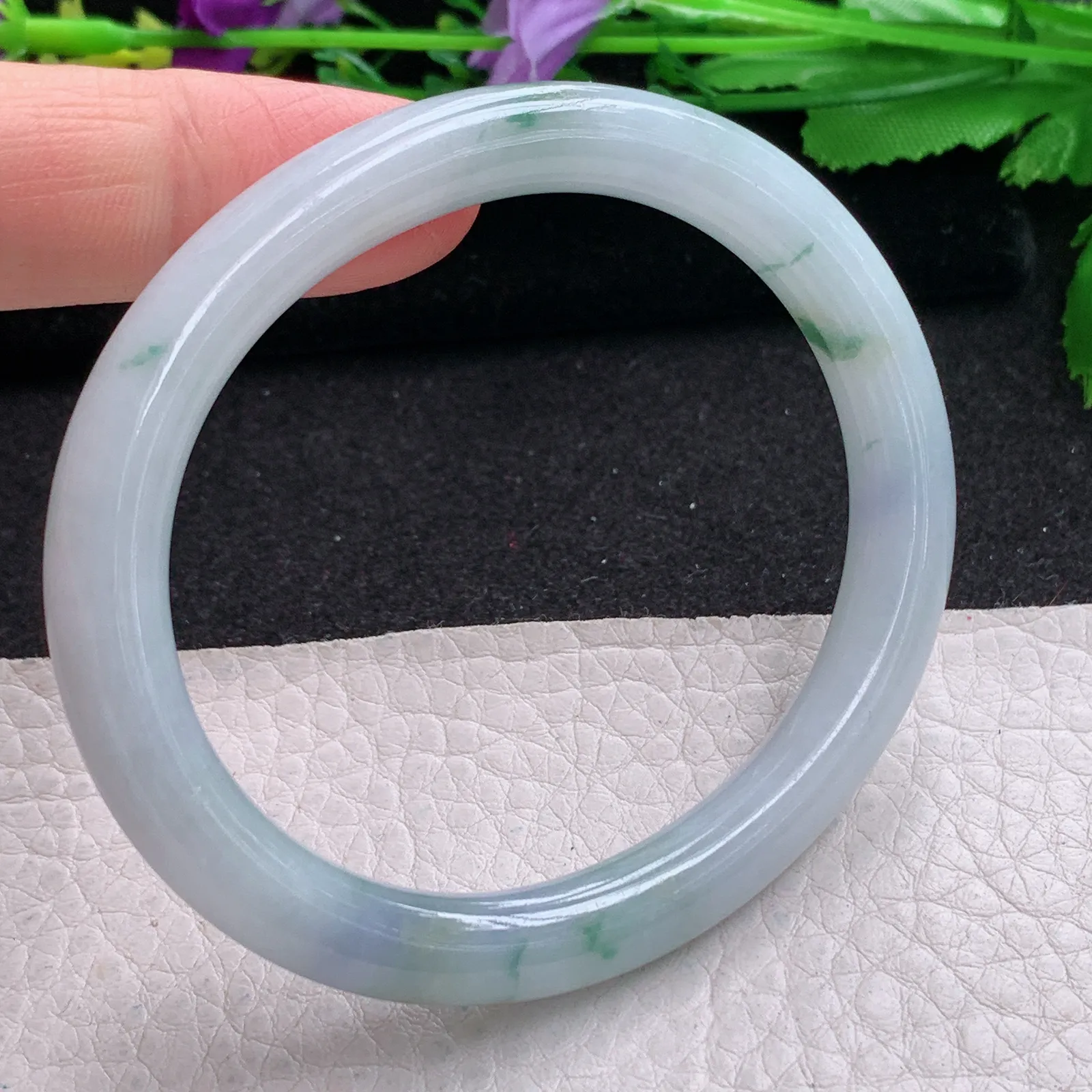 ee实拍55*50*7.7*7.9贵妃圆镯 缅甸翡翠精飘花秀气椭形玉手镯 玉手环