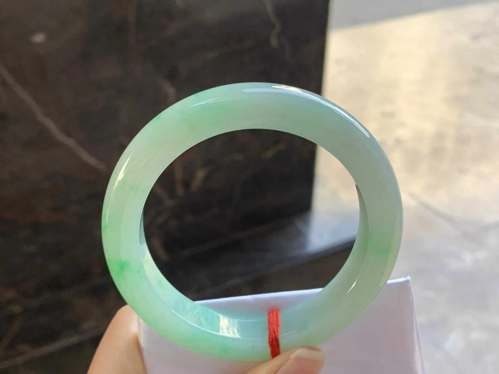 55-12.6-9.5

晴绿手镯^_^清新细腻