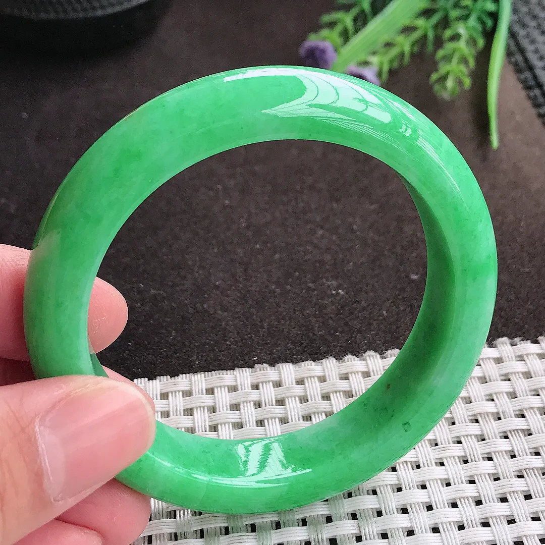 实拍A货翡翠54.5/13.2/8.8老坑精美辣阳绿满绿手镯宽边翡翠玉镯