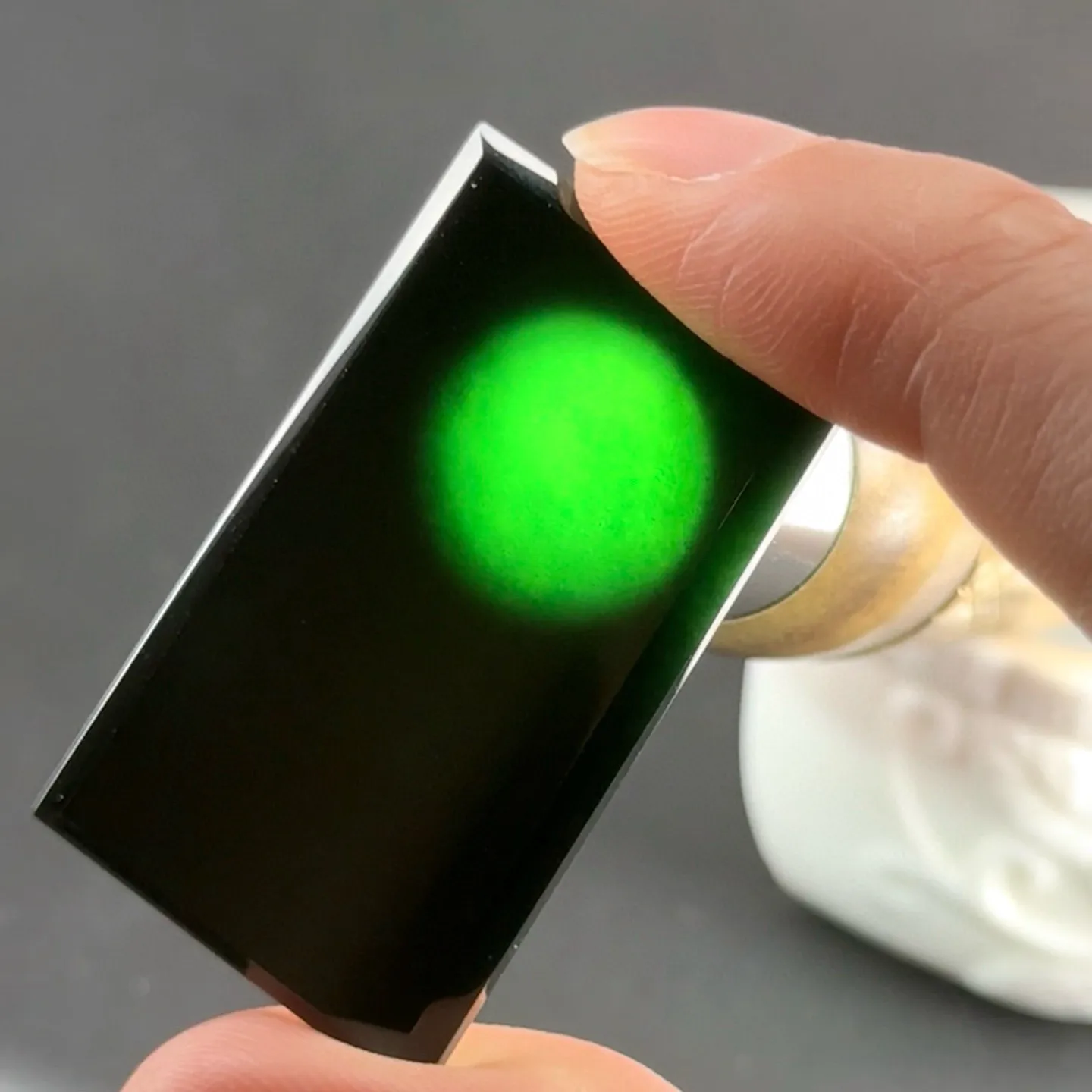 精品墨翠无事牌 种好色正 黑度极好 打灯通透 油性十足 尺寸41