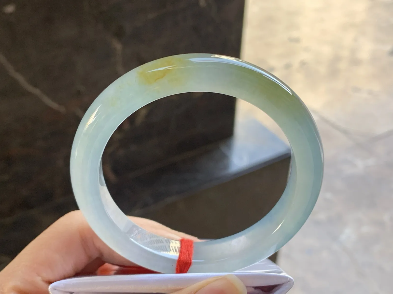 59-12.2-9.2

冰黄大圈手镯^_^透亮 荧光十足