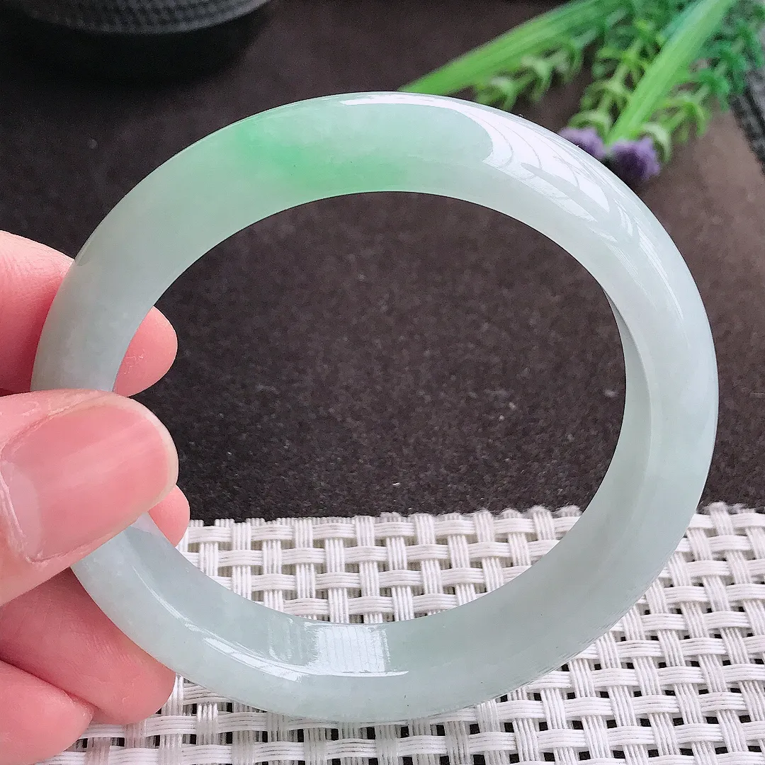 实拍A货翡翠57/12.3/8.5老坑冰胶水灵飘绿手镯宽边翡翠玉镯