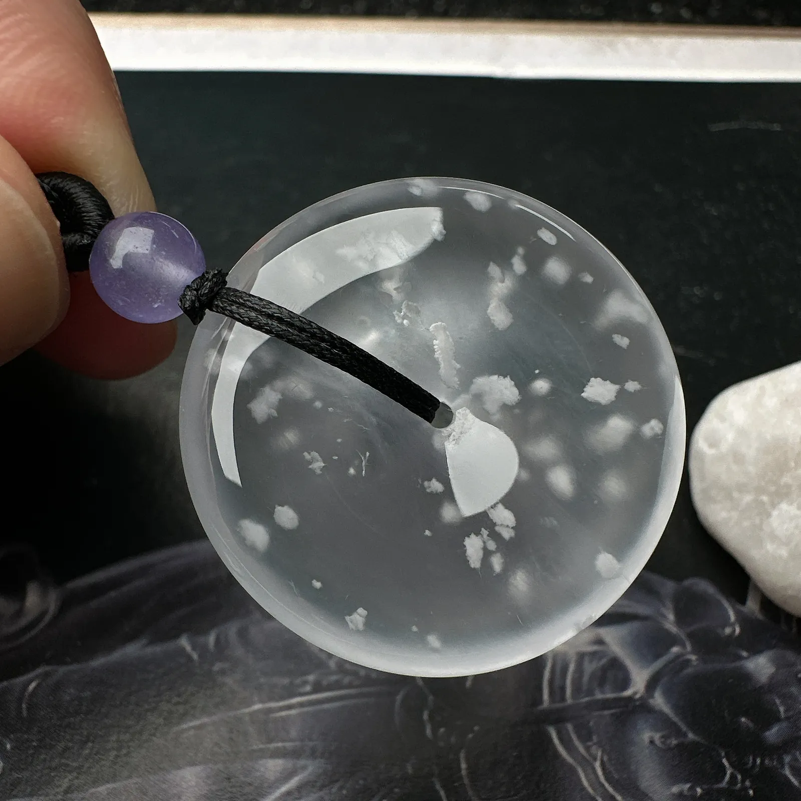 【玻璃种平安扣吊坠】雪花棉老料，玻璃光泽，晶莹剔透，冰感十足，通透闪亮，收藏品质